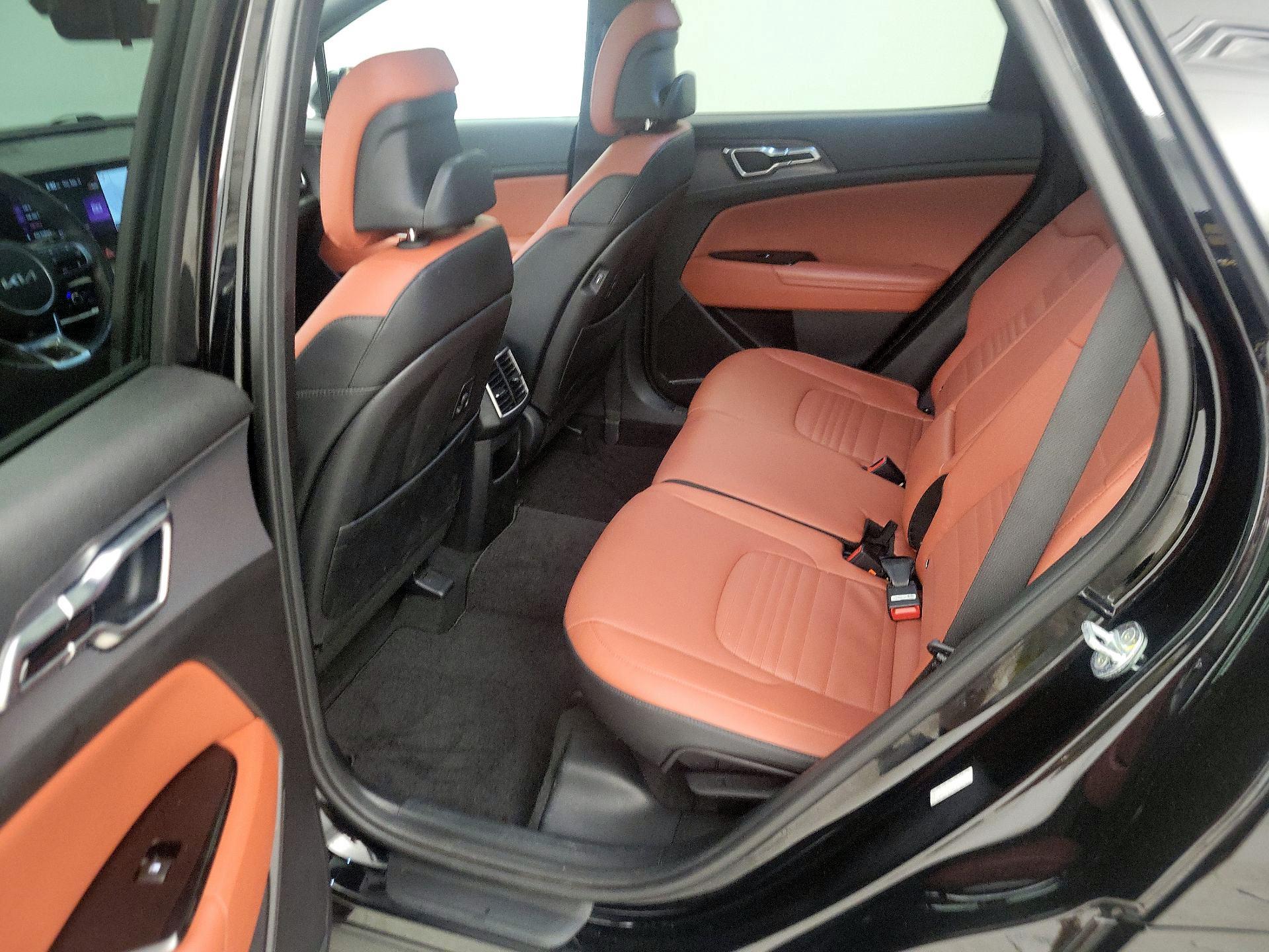 Thumbnail: 2023 Kia Sportage - 20