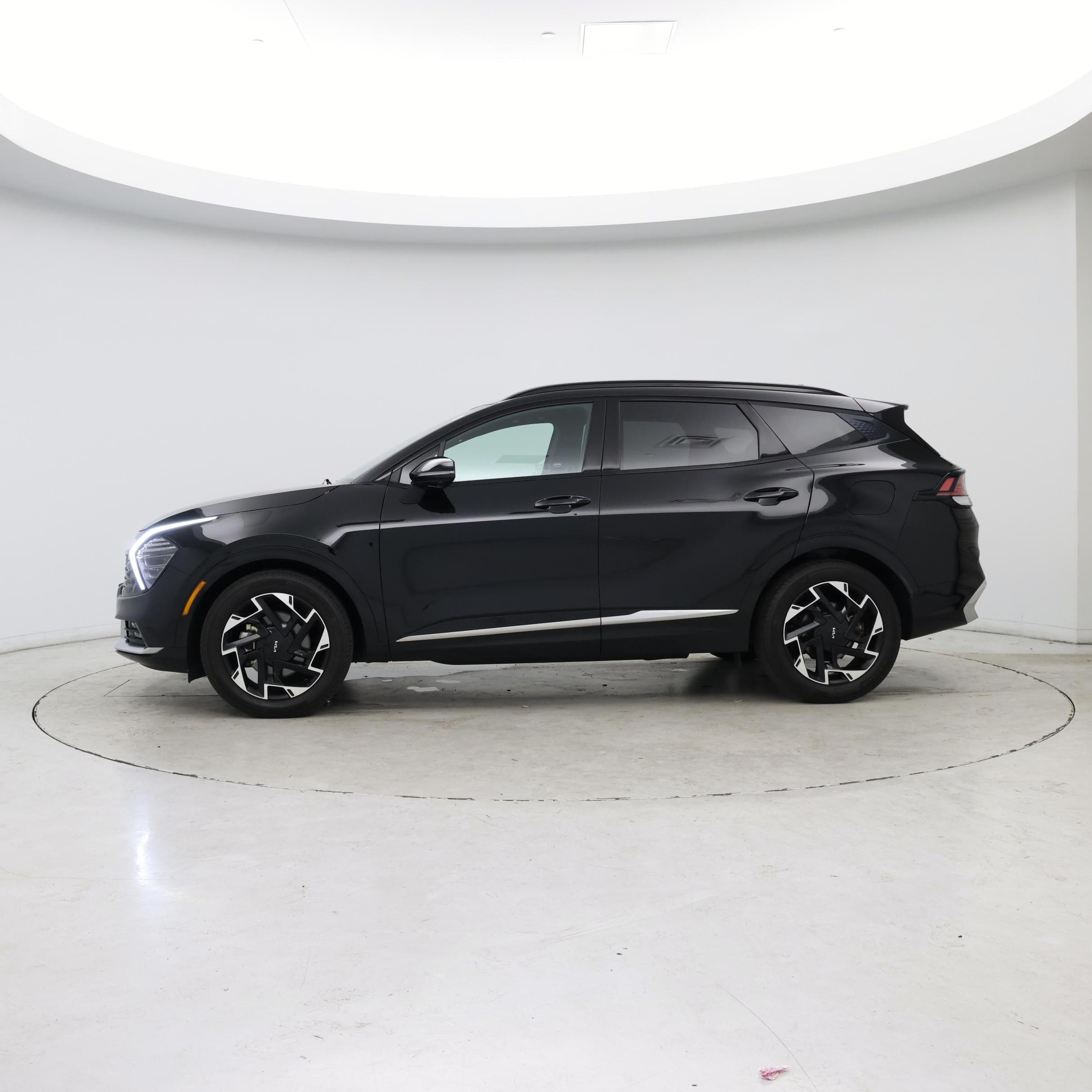 Thumbnail: 2023 Kia Sportage - 3