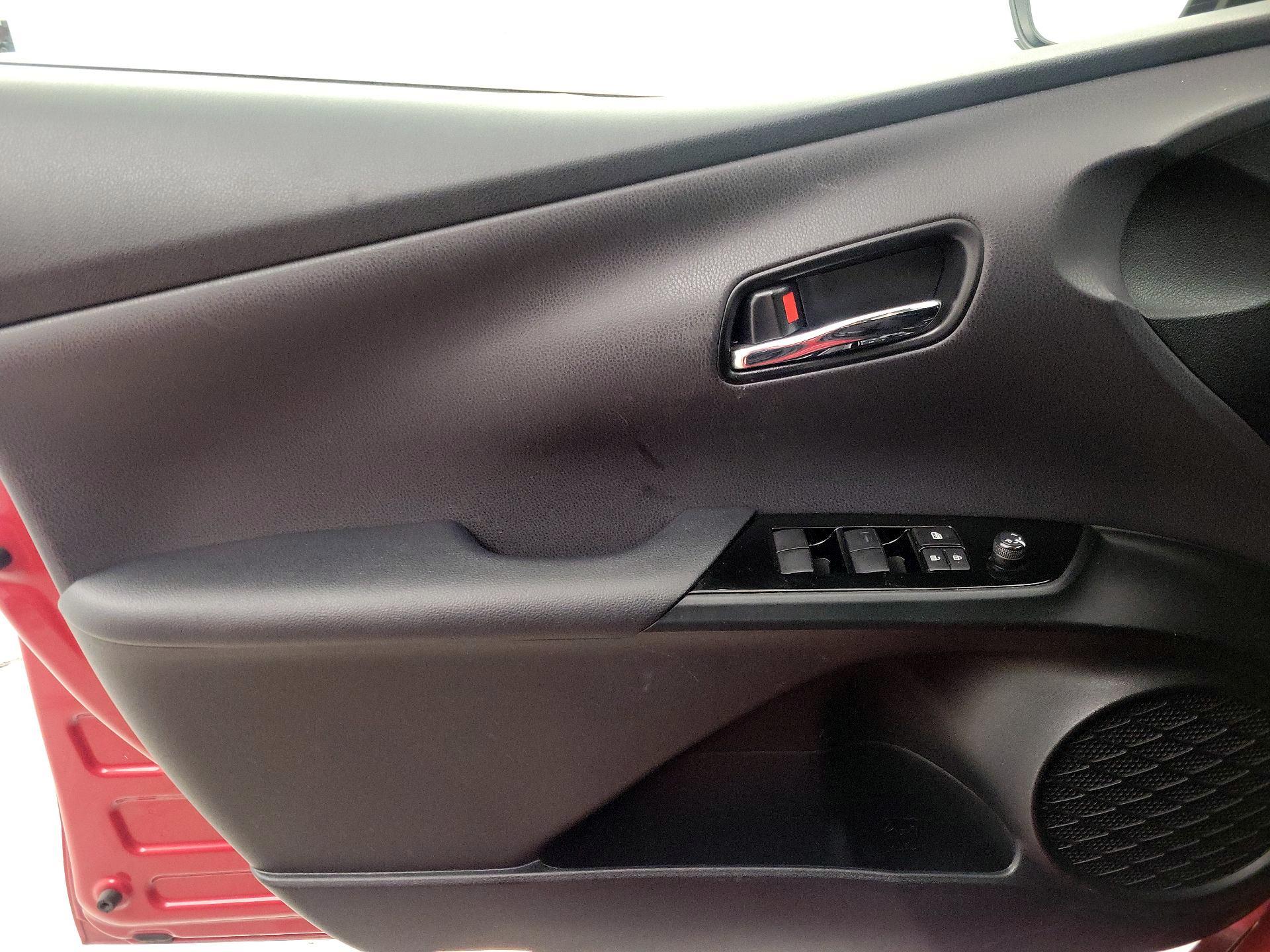 Thumbnail: 2021 Toyota Prius - 12