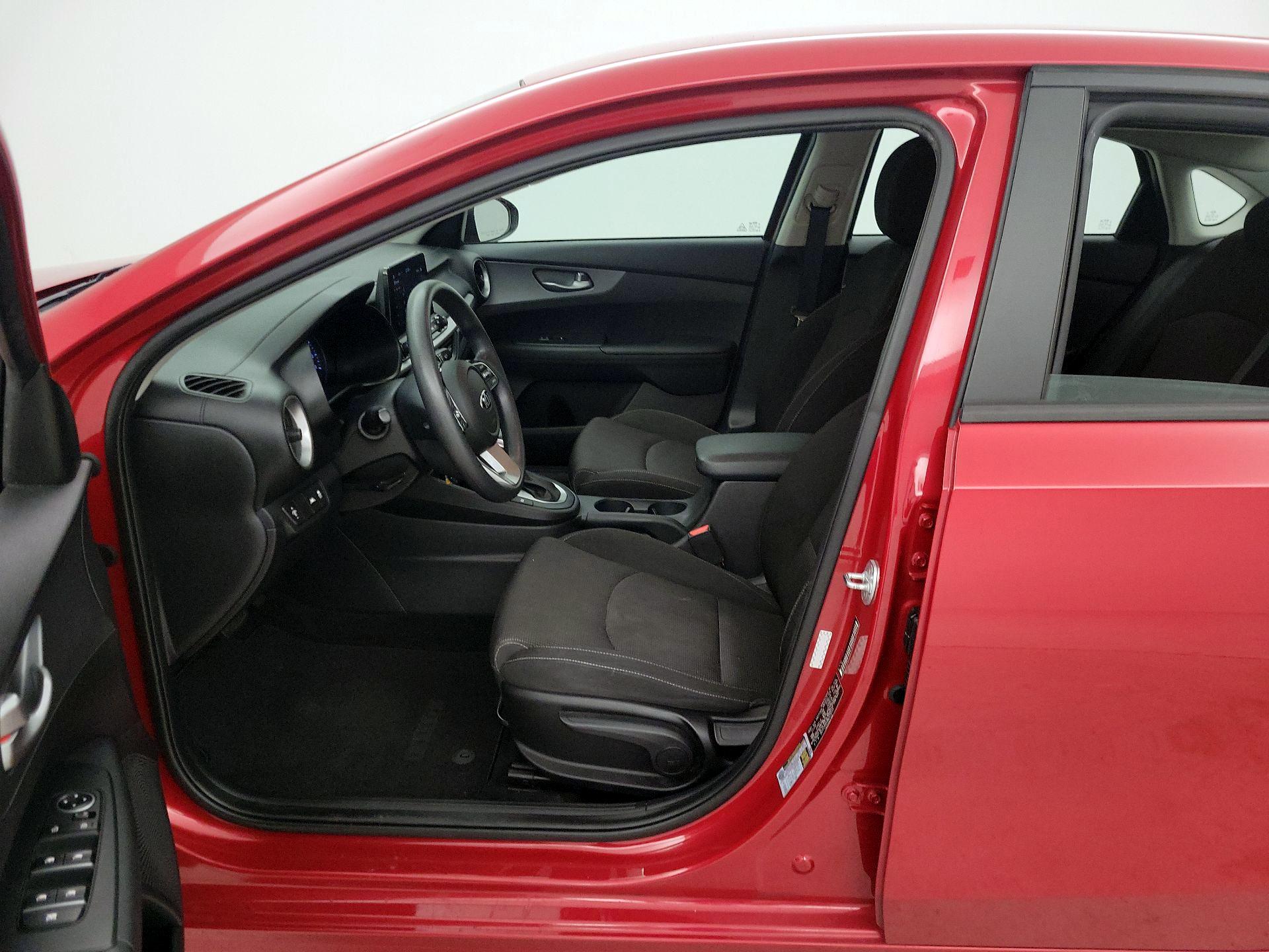 Thumbnail: 2021 Kia Forte - 11