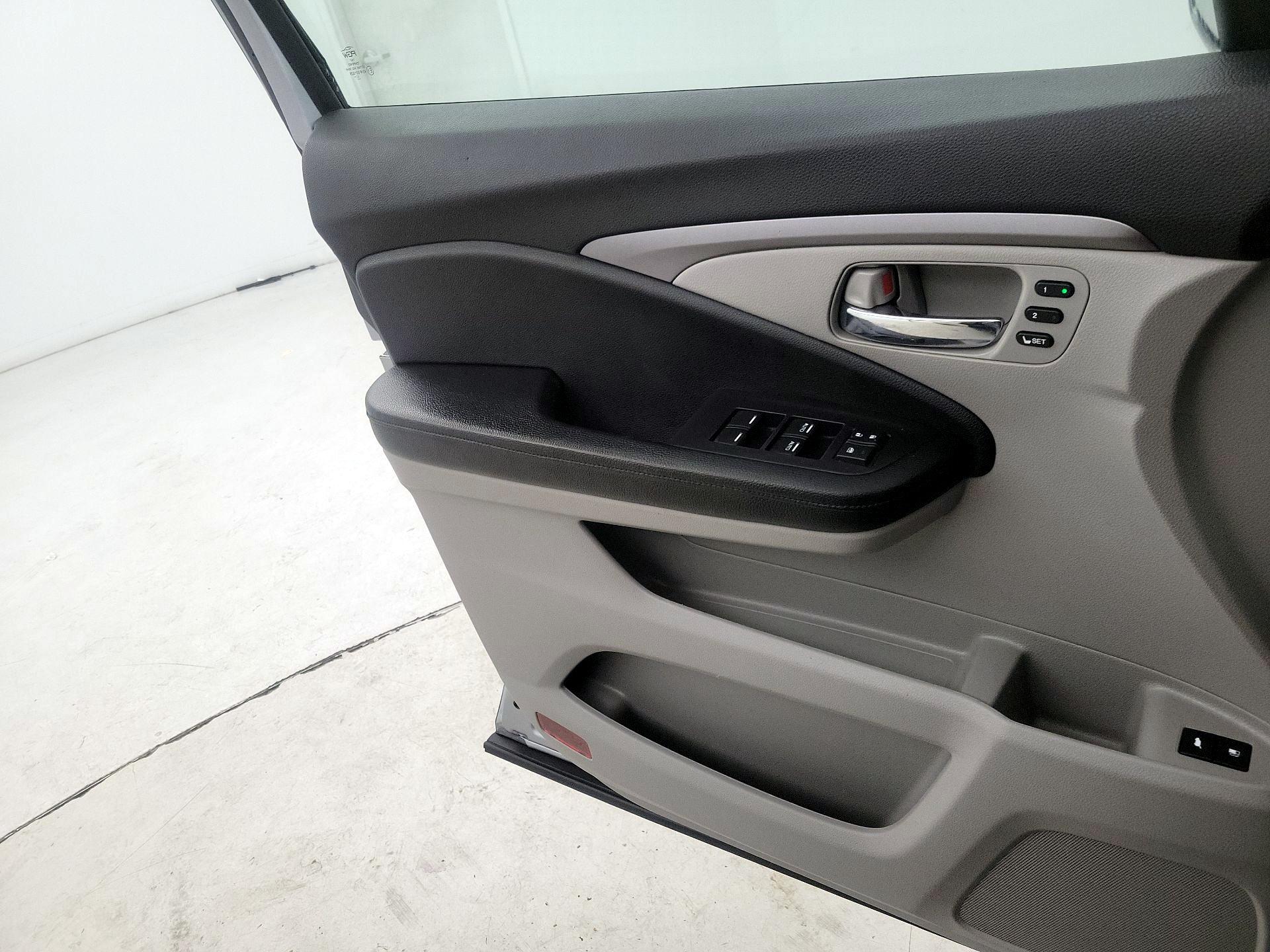 Thumbnail: 2021 Honda Pilot - 12