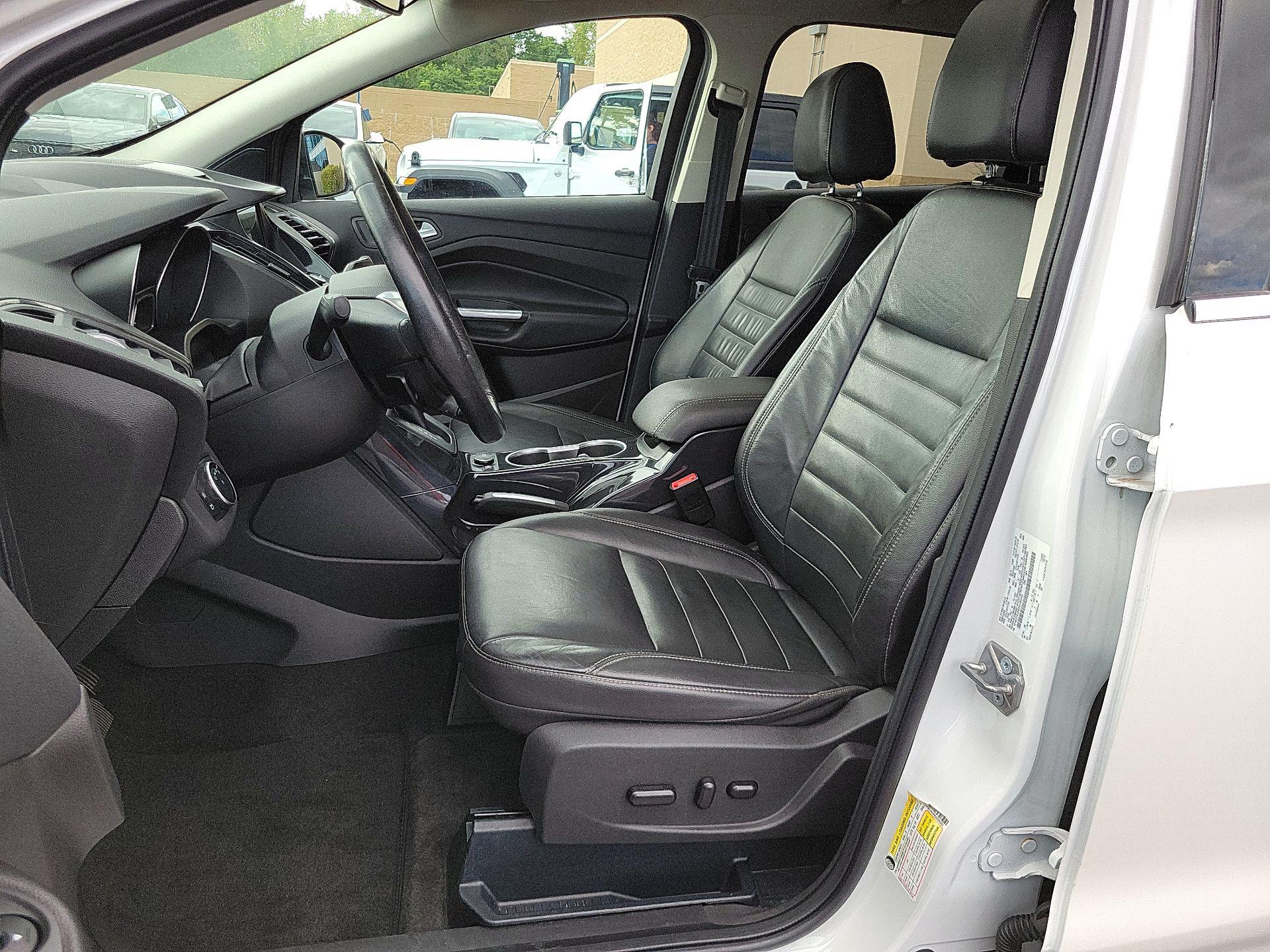 Thumbnail: 2016 Ford Escape - 9