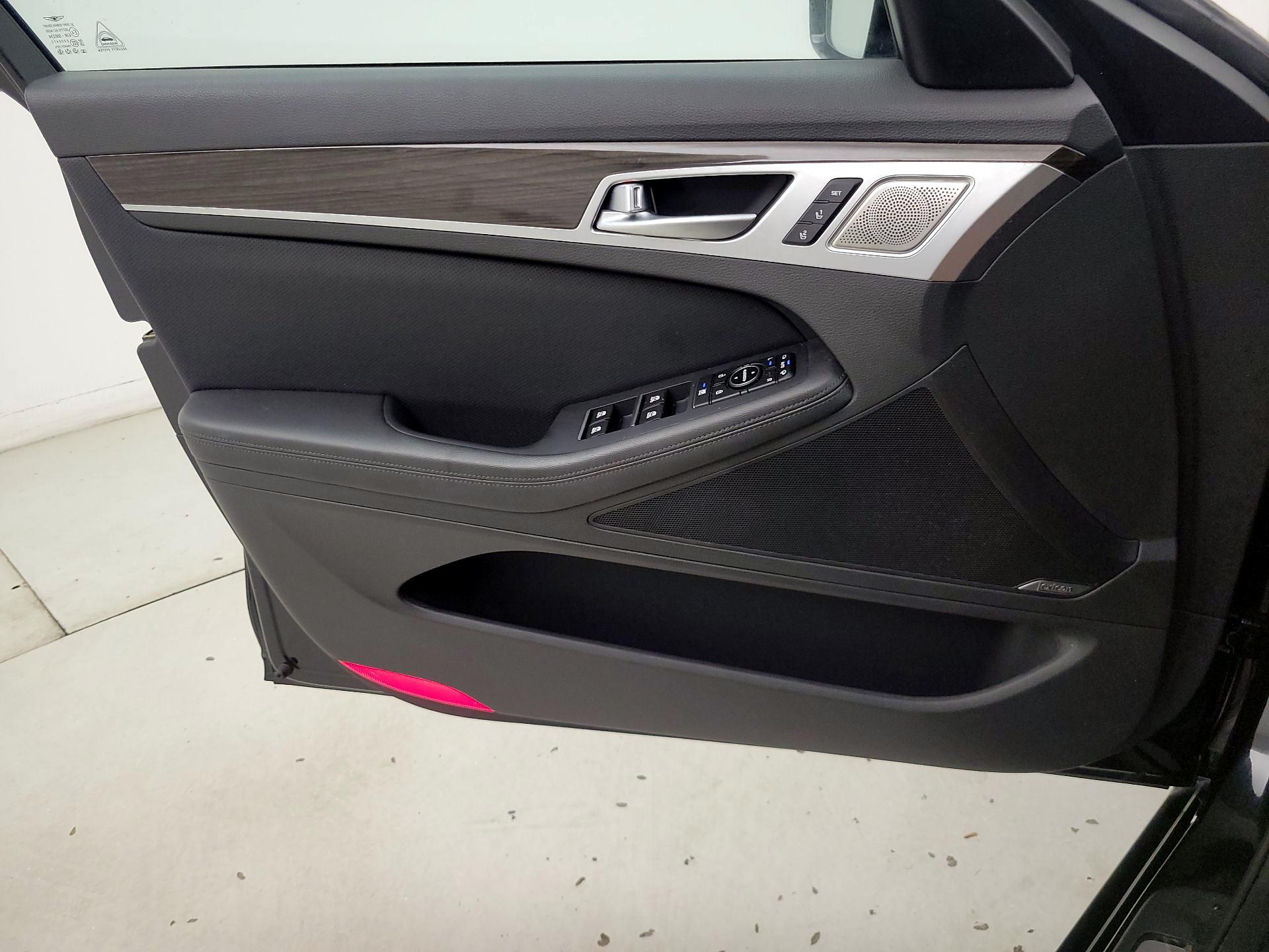Thumbnail: 2019 Genesis G80 - 12