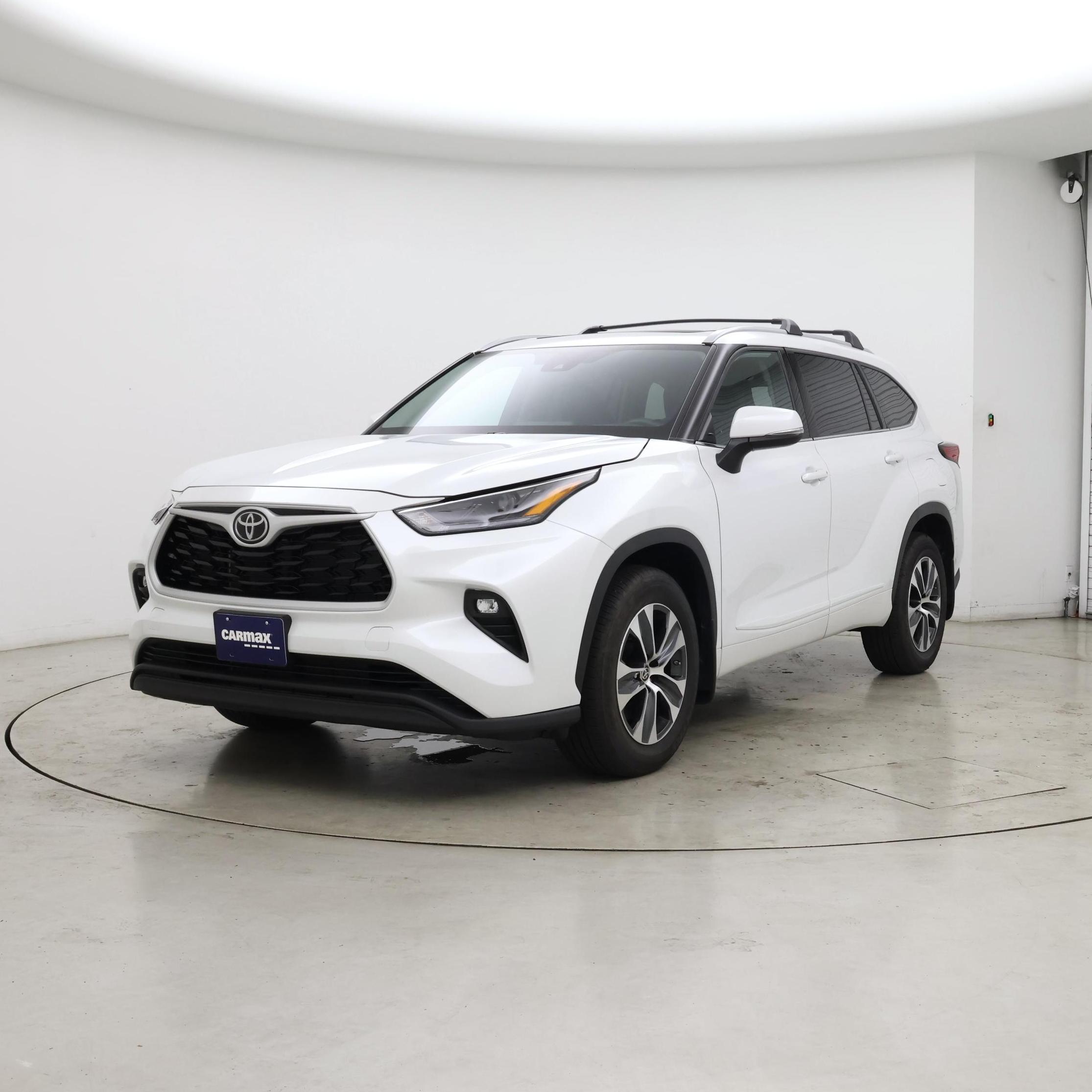 Thumbnail: 2022 Toyota Highlander - 4