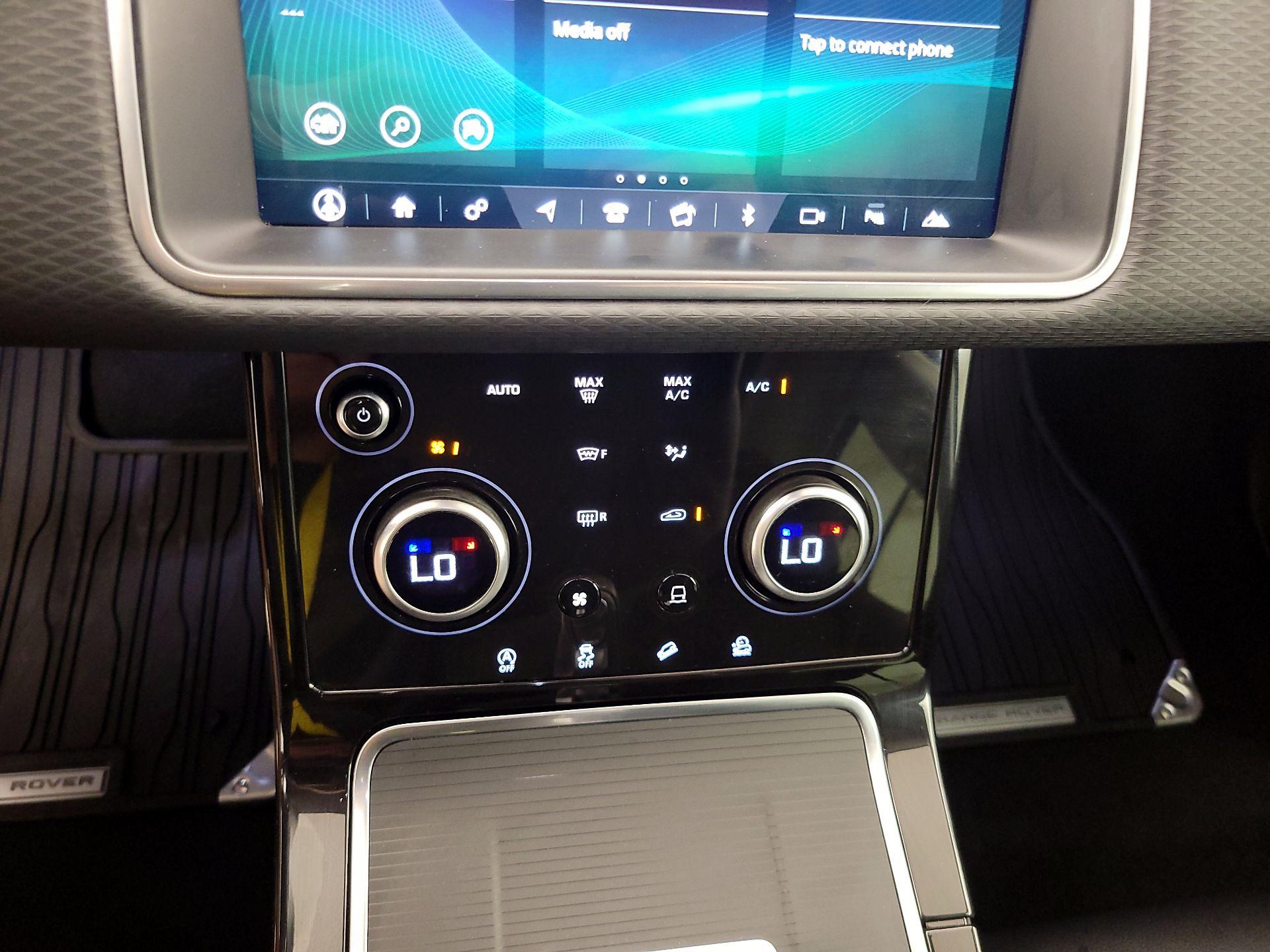 Thumbnail: 2020 Land Rover Range Rover Evoque - 17