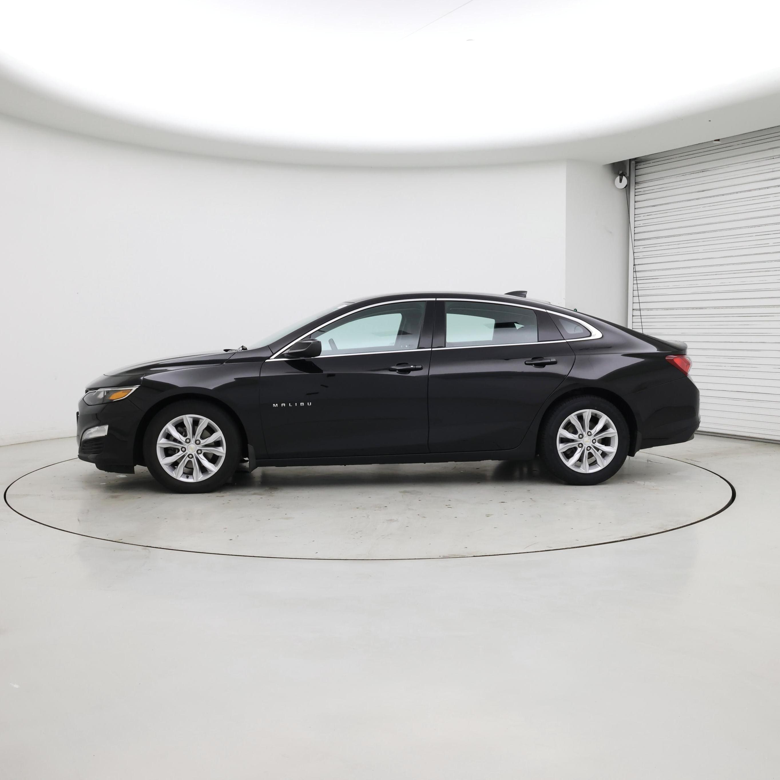 Thumbnail: 2019 Chevrolet Malibu - 3