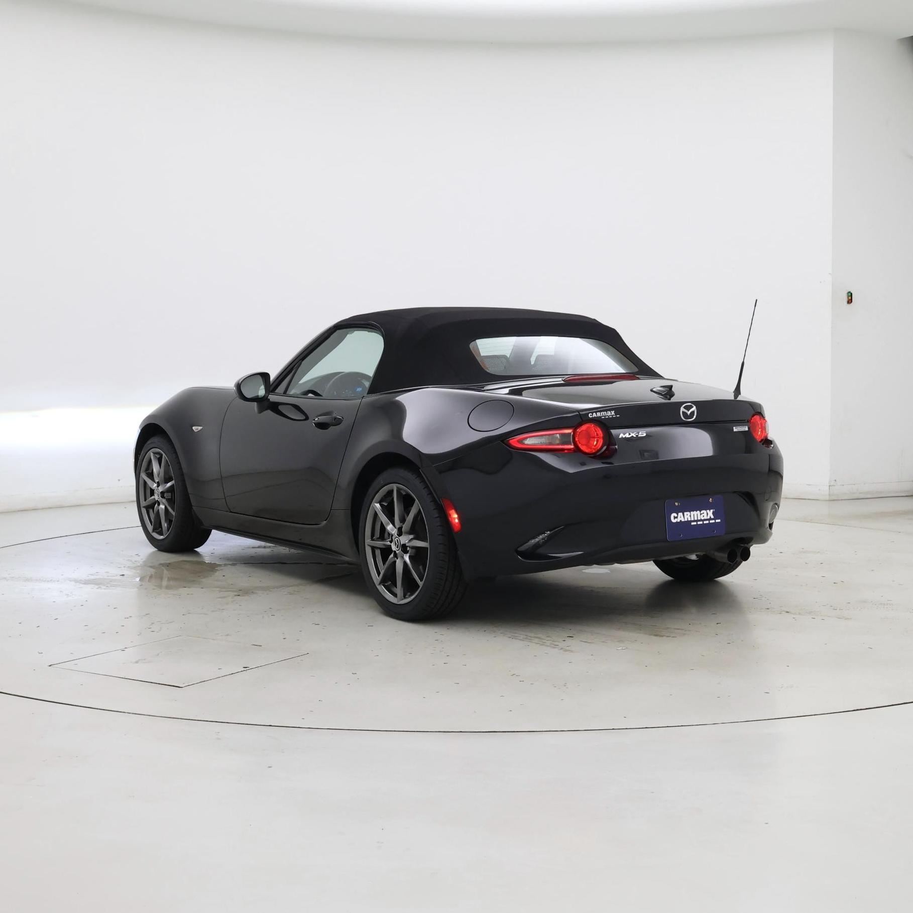 Thumbnail: 2016 Mazda MX-5 Miata - 2
