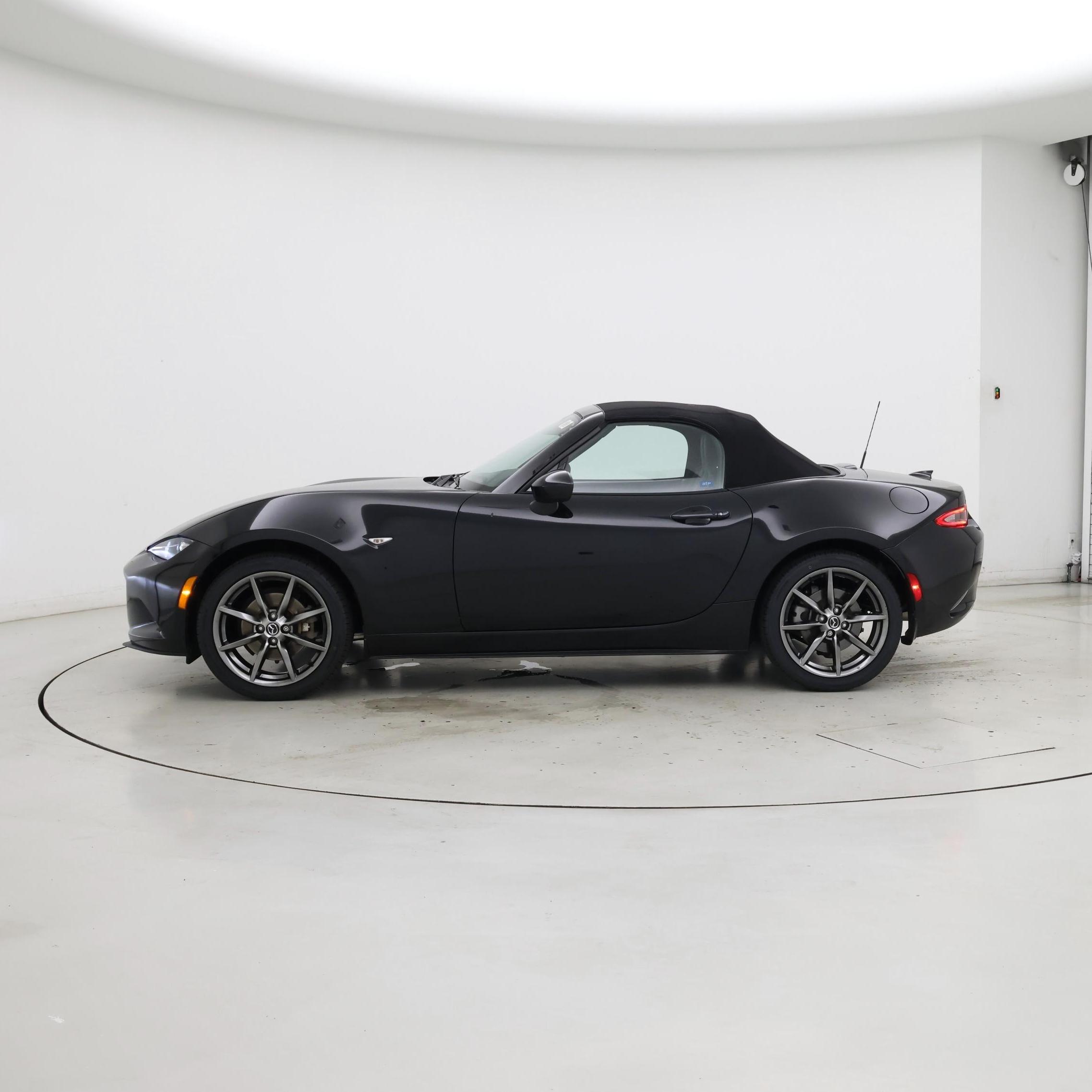 Thumbnail: 2016 Mazda MX-5 Miata - 3