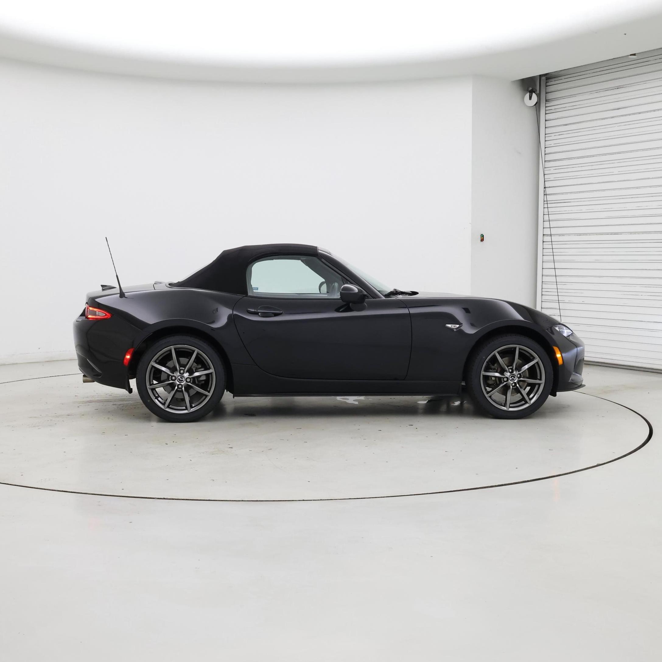 Thumbnail: 2016 Mazda MX-5 Miata - 7