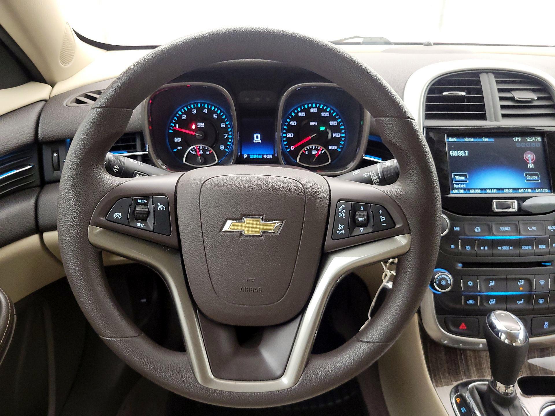 Thumbnail: 2016 Chevrolet Malibu - 10