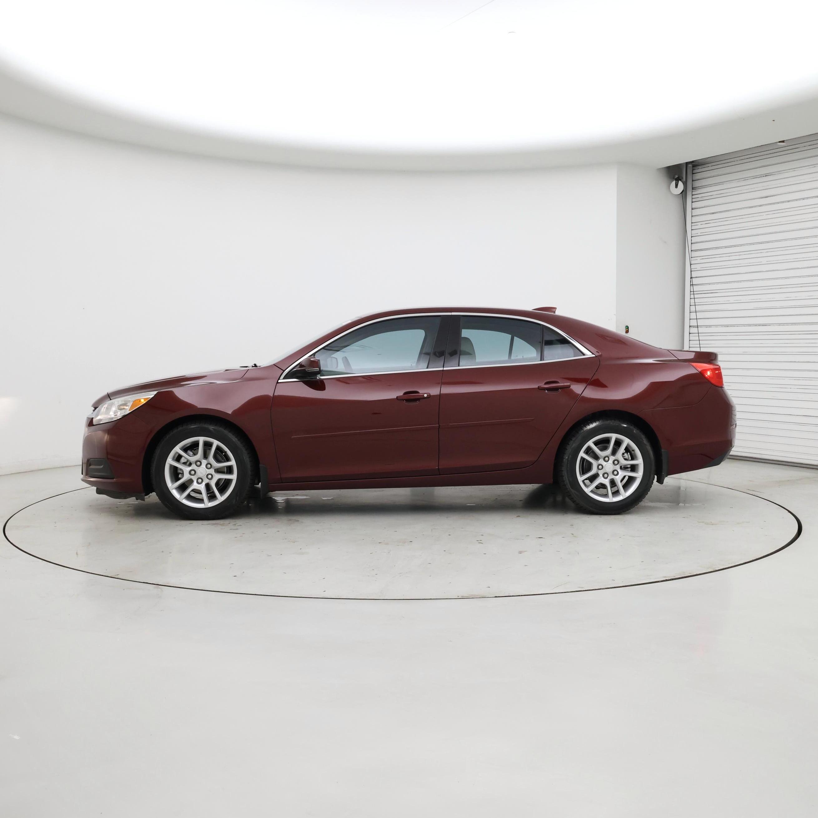 Thumbnail: 2016 Chevrolet Malibu - 3