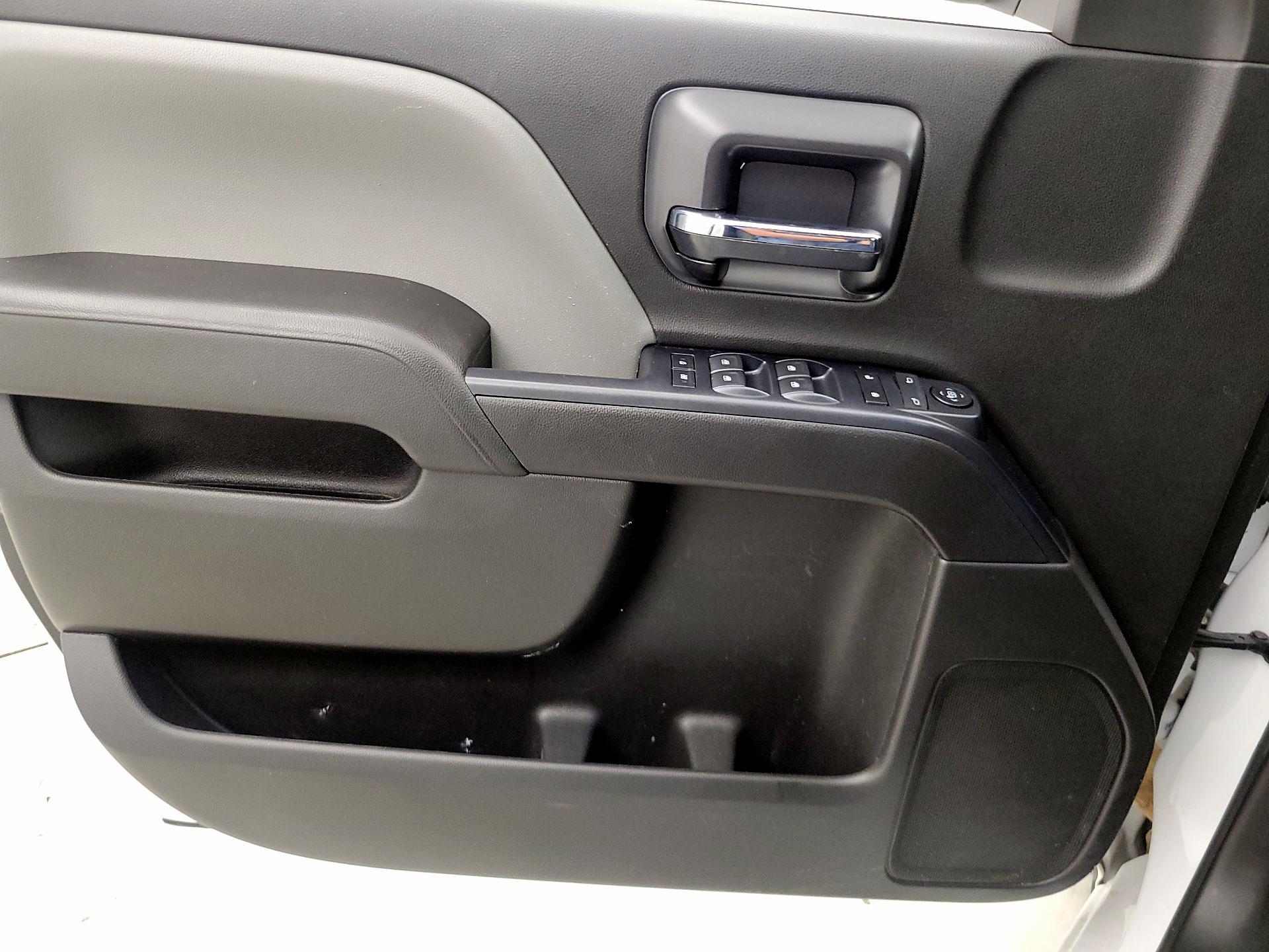 Thumbnail: 2018 Chevrolet Silverado 1500 - 12