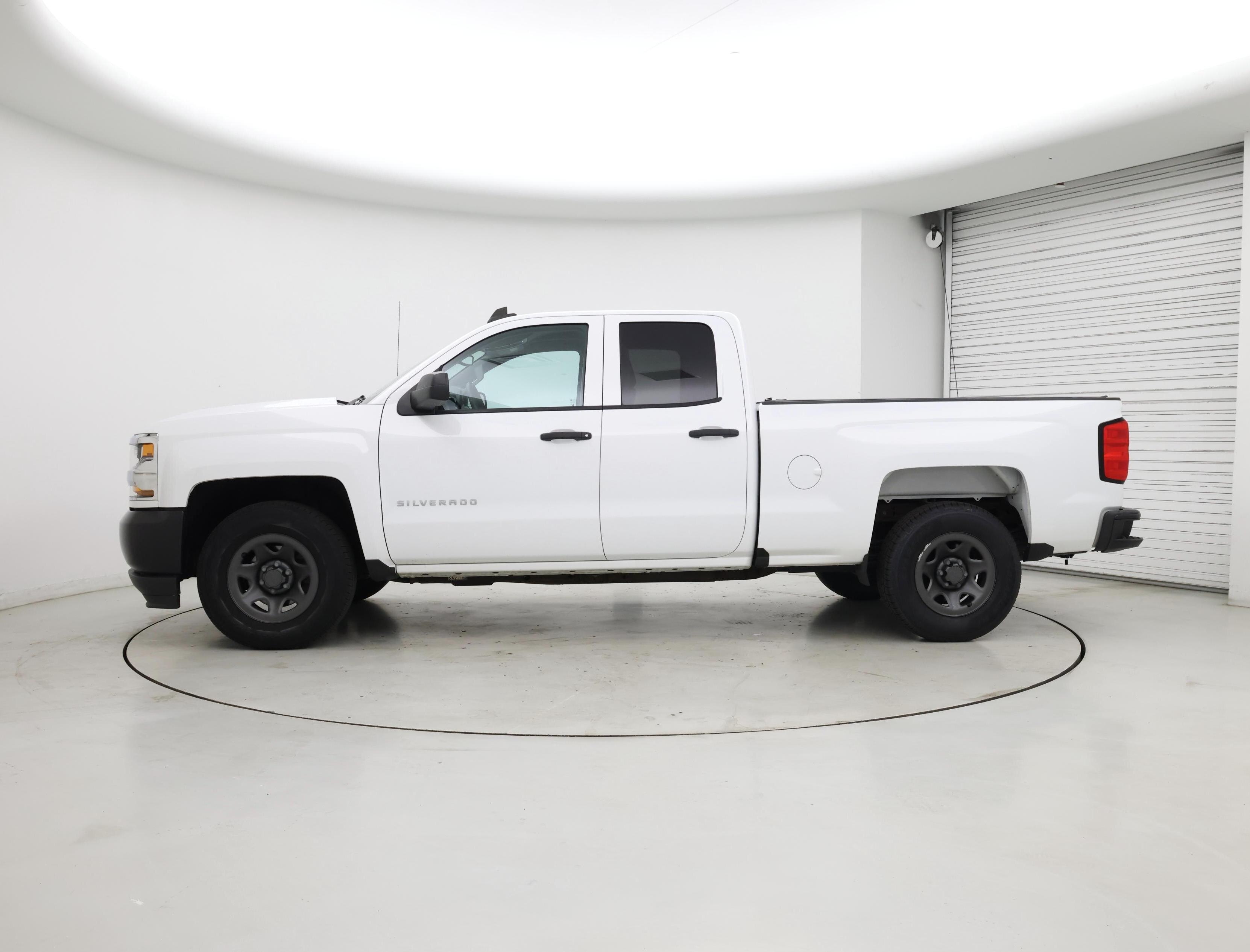 Thumbnail: 2018 Chevrolet Silverado 1500 - 3