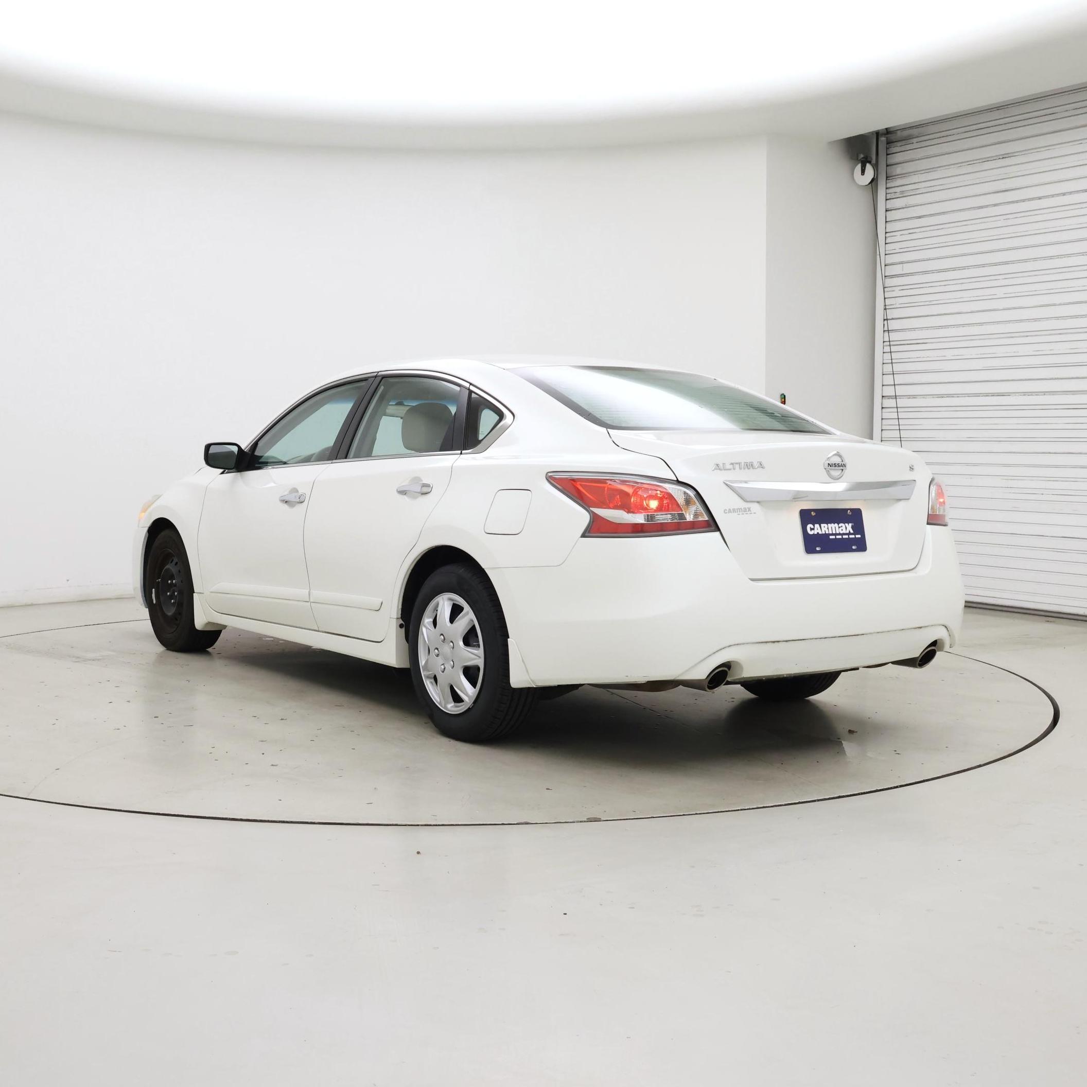 Thumbnail: 2015 Nissan Altima - 2