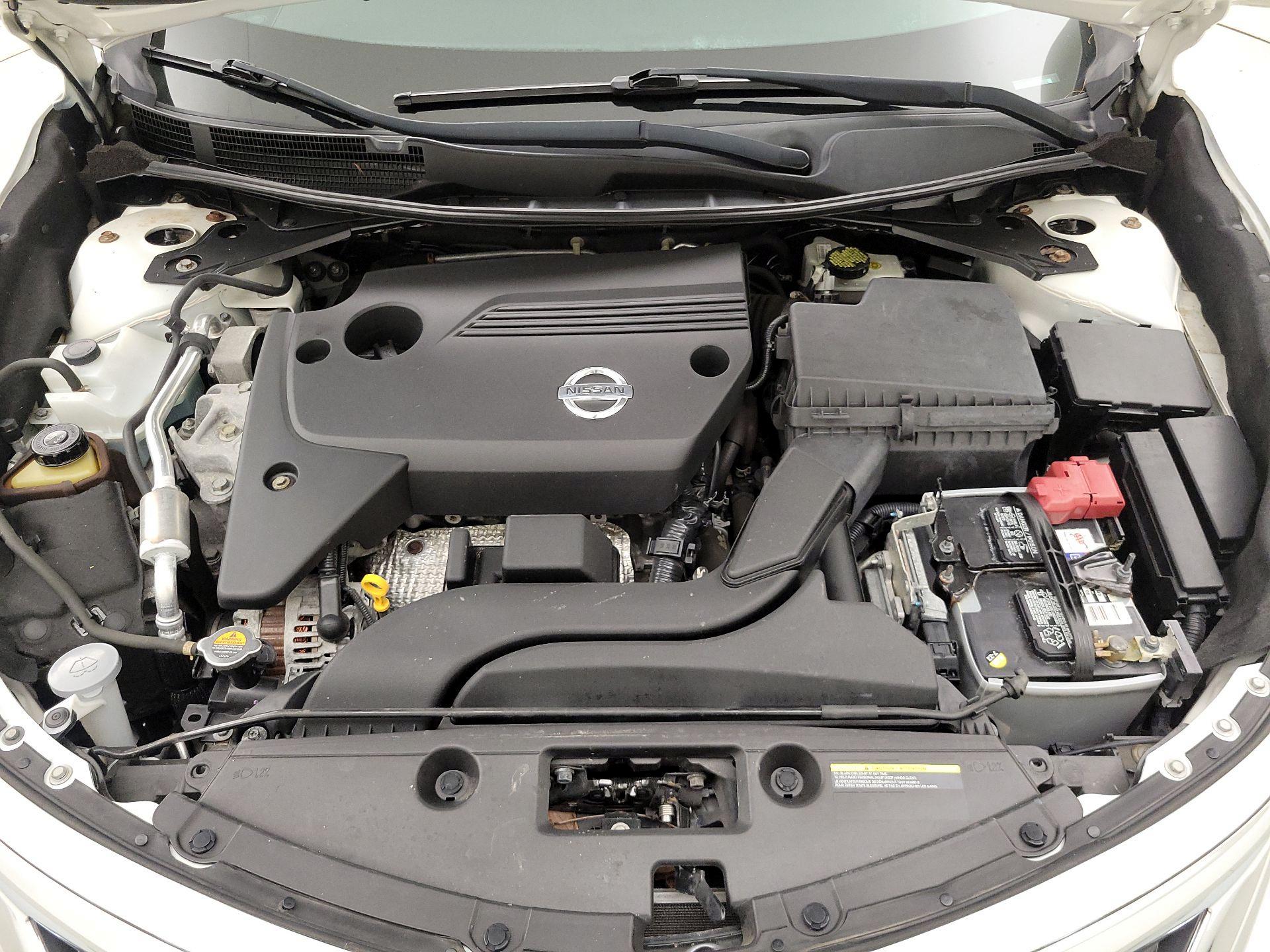 Thumbnail: 2015 Nissan Altima - 20