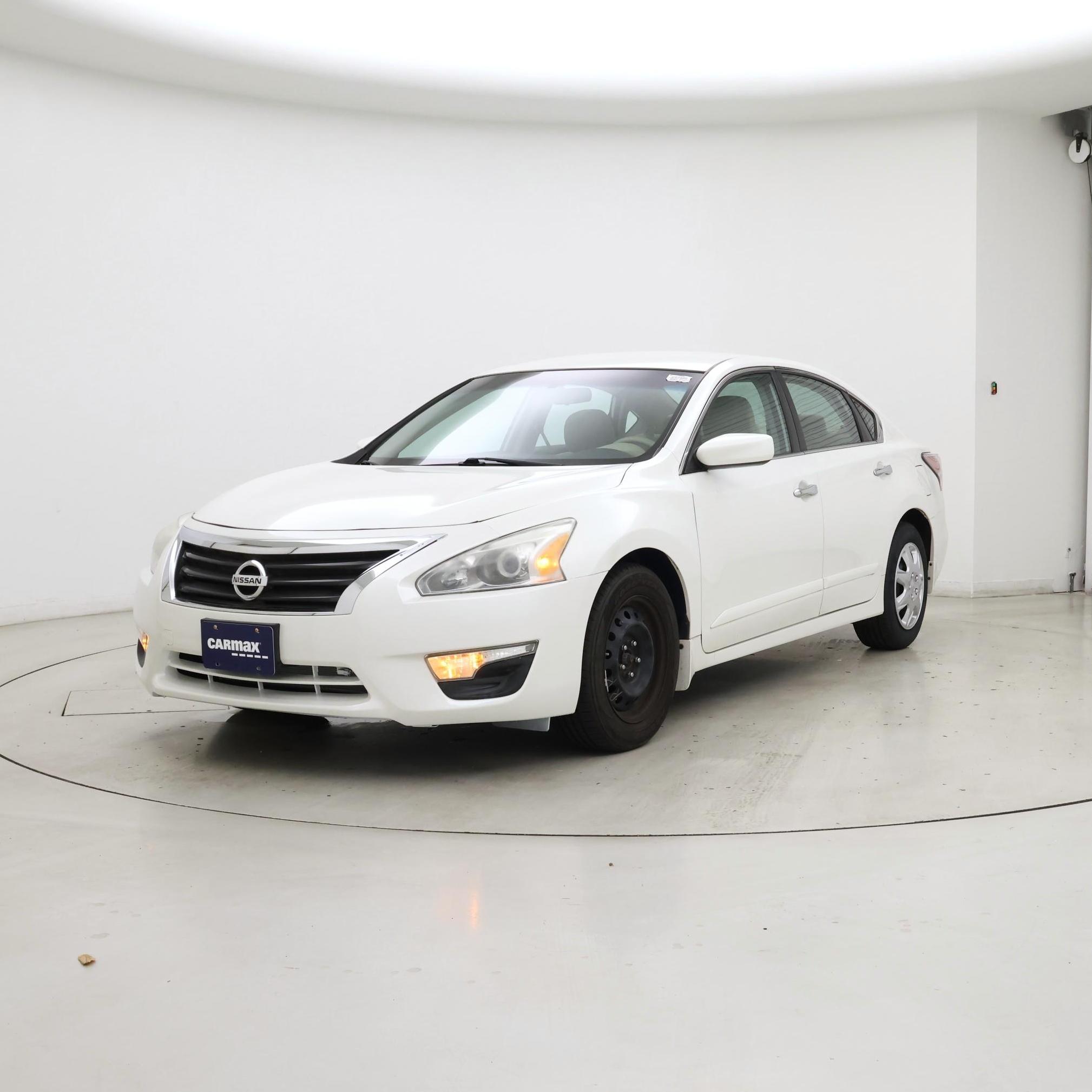 Thumbnail: 2015 Nissan Altima - 4