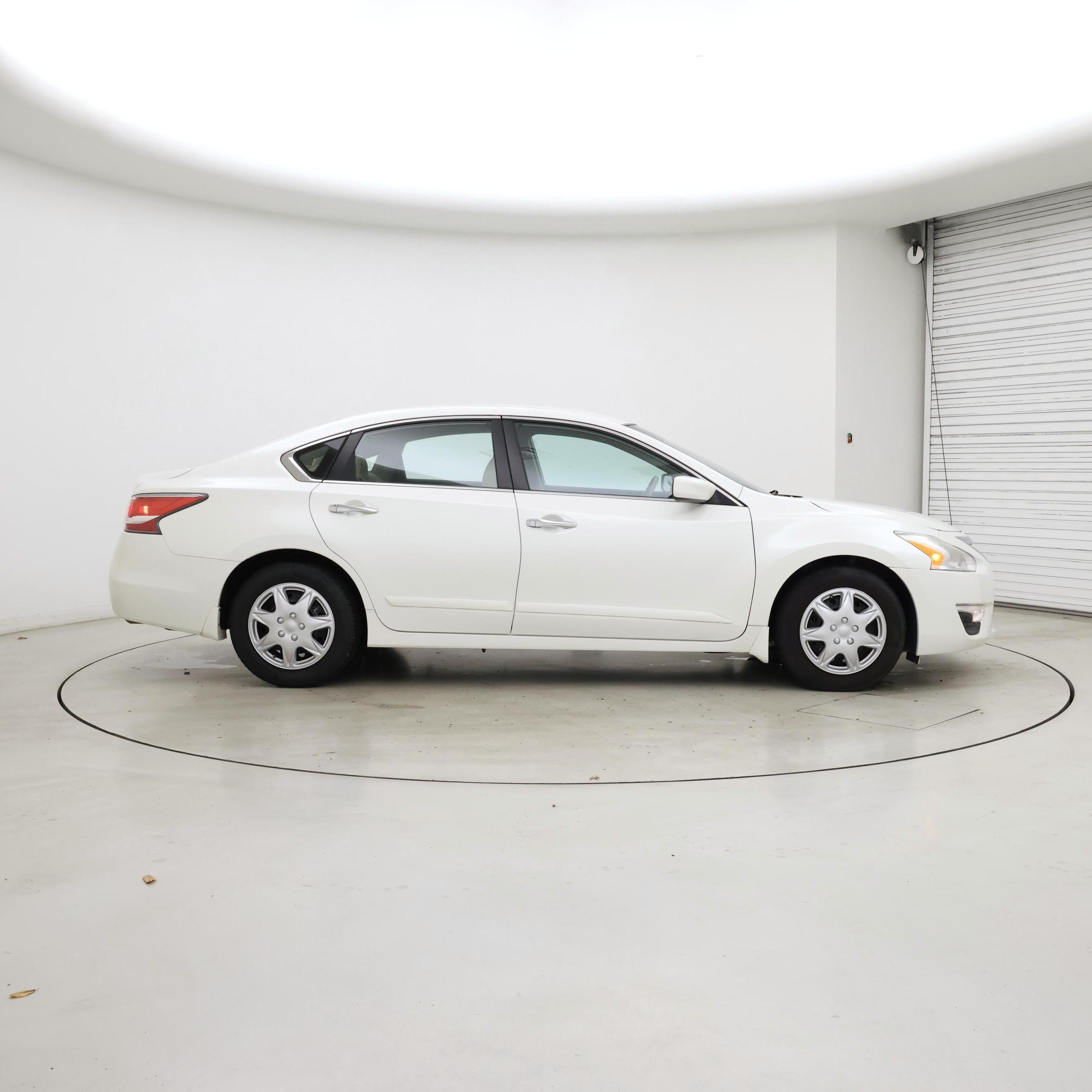 Thumbnail: 2015 Nissan Altima - 7