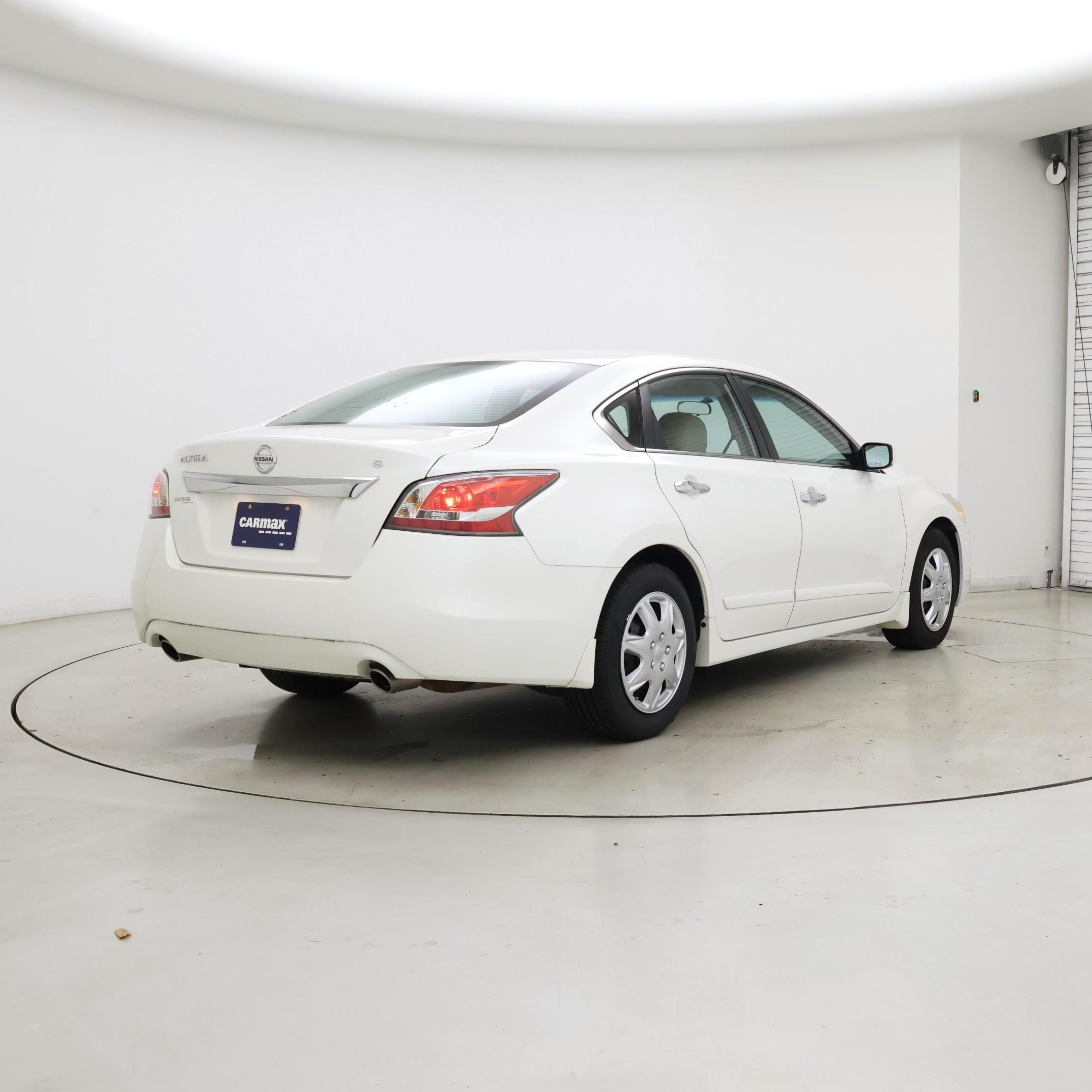 Thumbnail: 2015 Nissan Altima - 8
