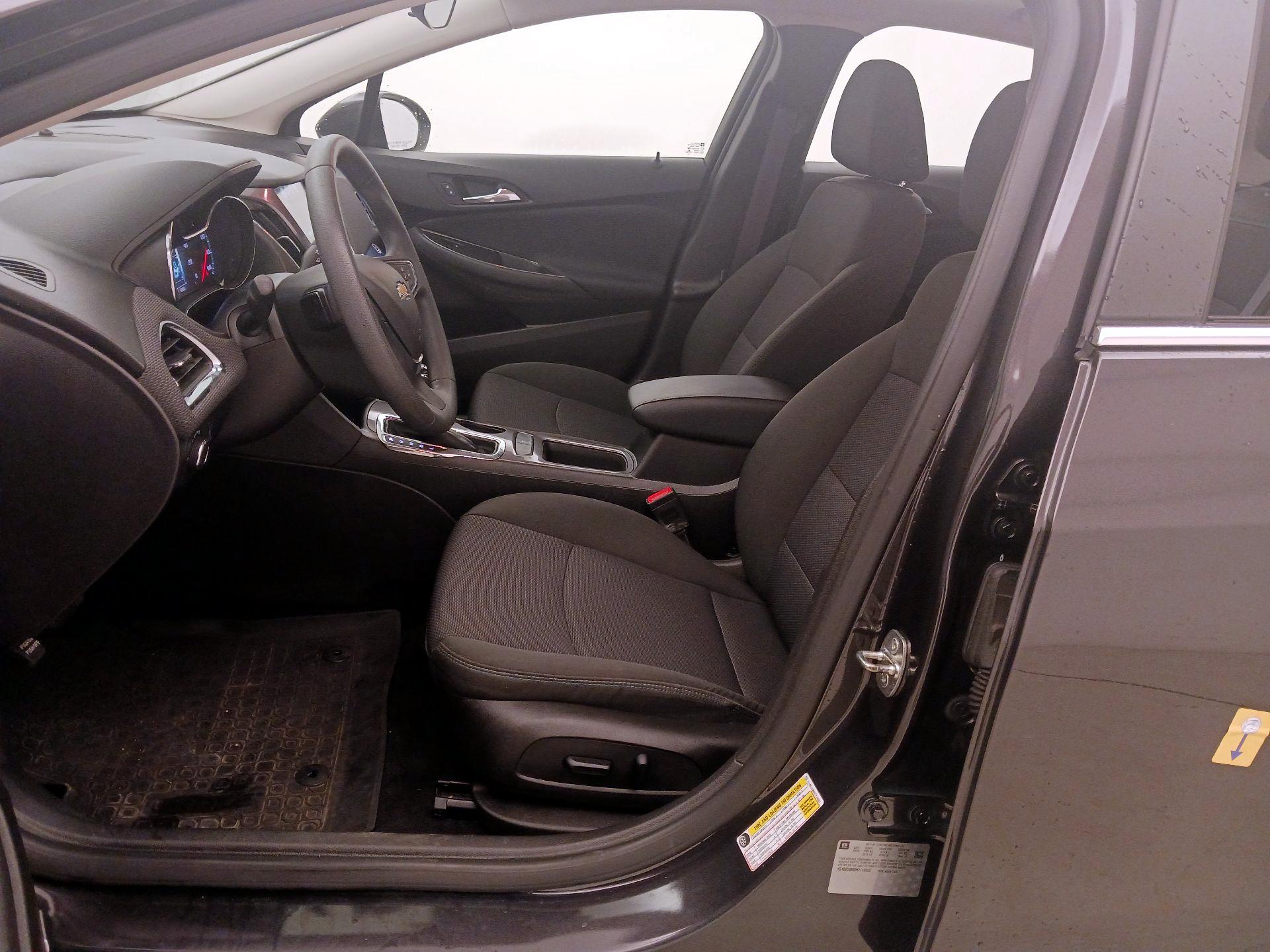 Thumbnail: 2017 Chevrolet Cruze - 11