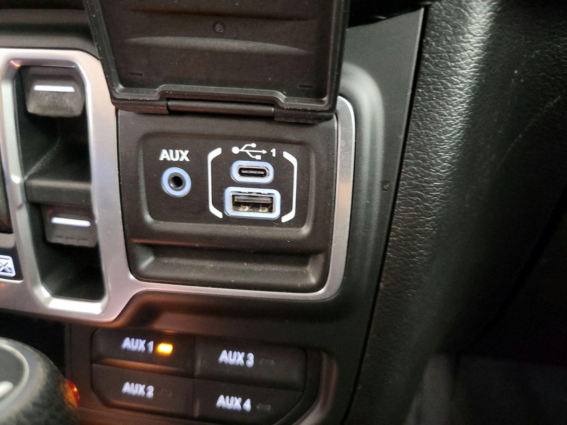 Thumbnail: 2018 Jeep Wrangler - 19
