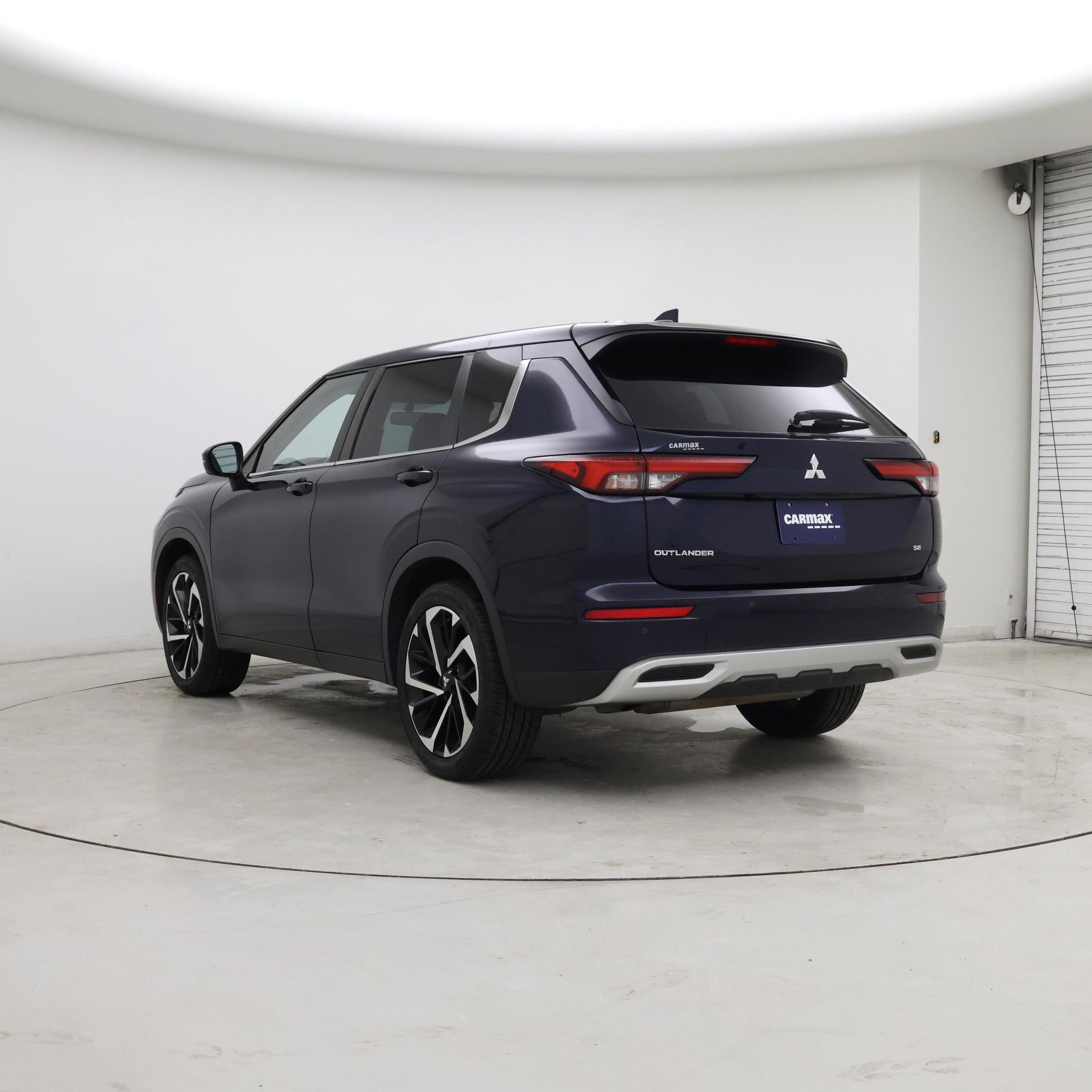 Thumbnail: 2022 Mitsubishi Outlander - 2