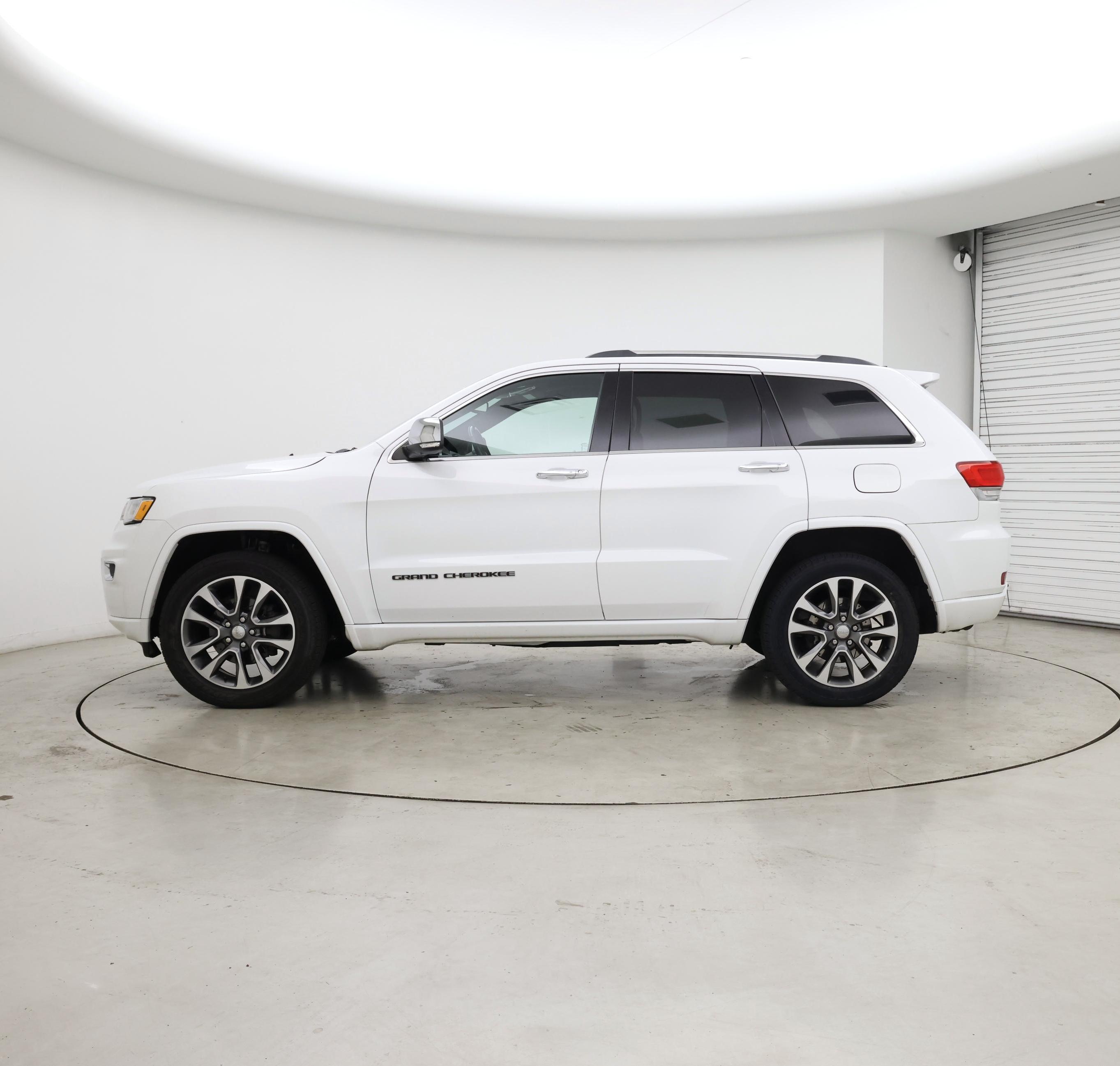 Thumbnail: 2018 Jeep Grand Cherokee - 3