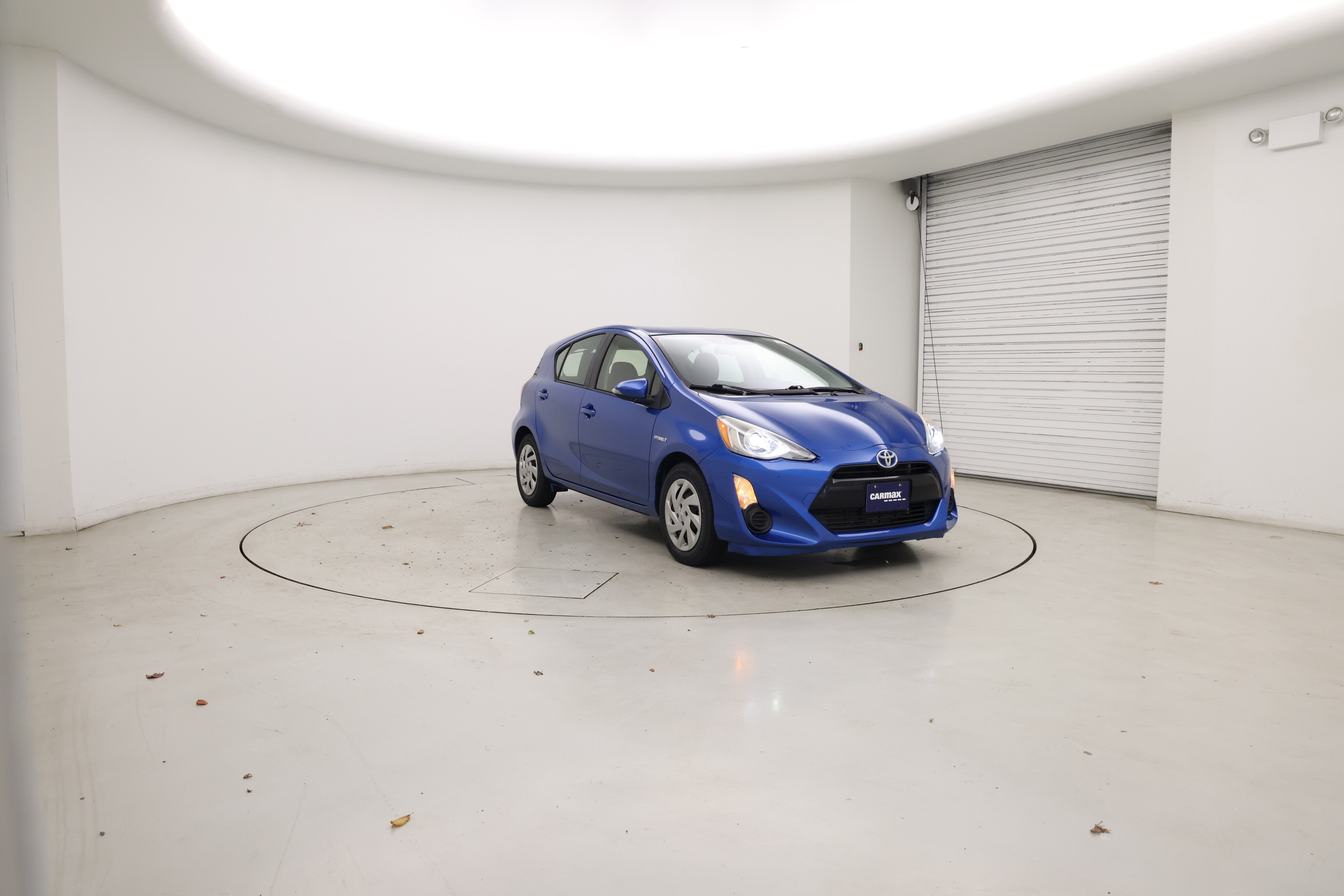 Thumbnail: 2015 Toyota Prius c - 1