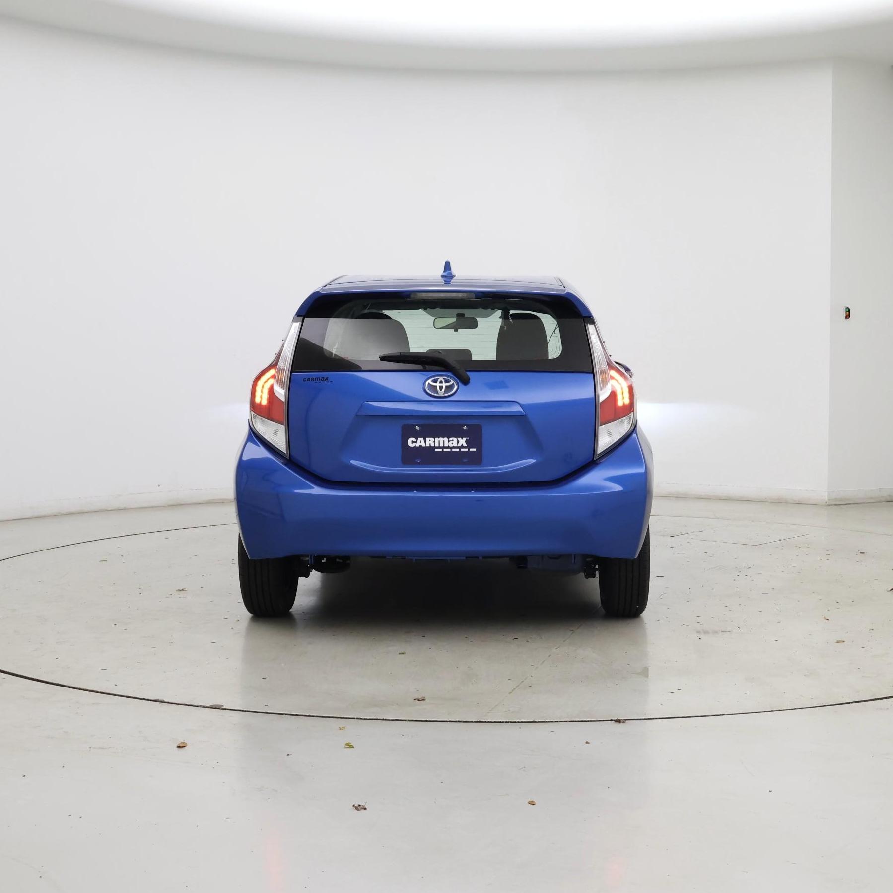 Thumbnail: 2015 Toyota Prius c - 6
