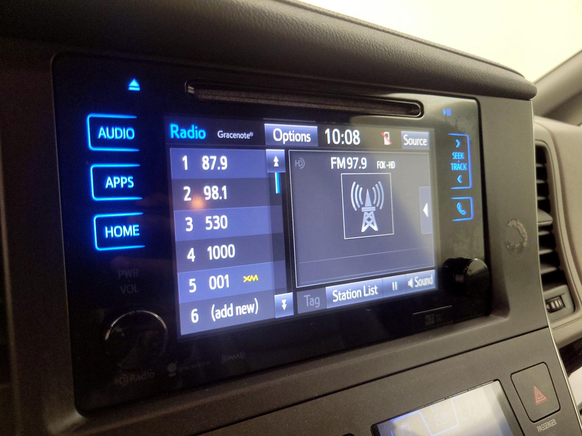 Thumbnail: 2016 Toyota Sienna - 16