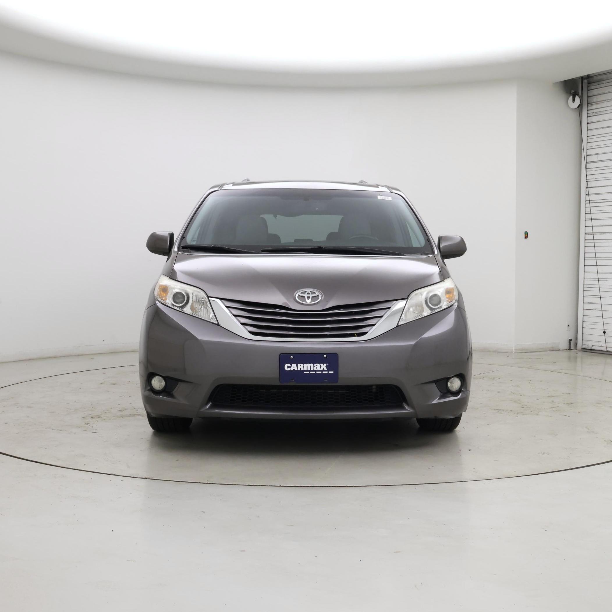 Thumbnail: 2016 Toyota Sienna - 5
