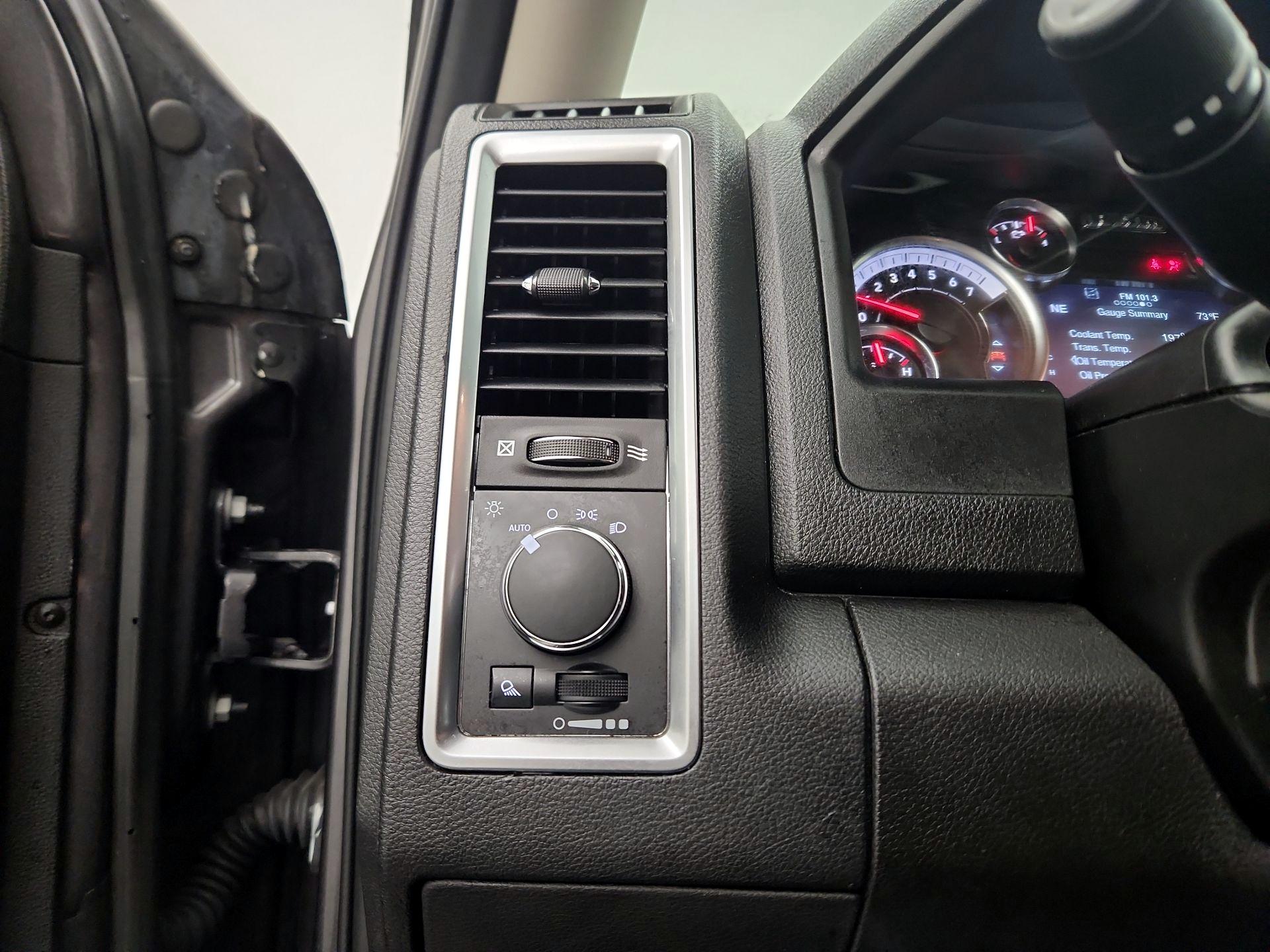 Thumbnail: 2023 RAM 1500 Classic - 13