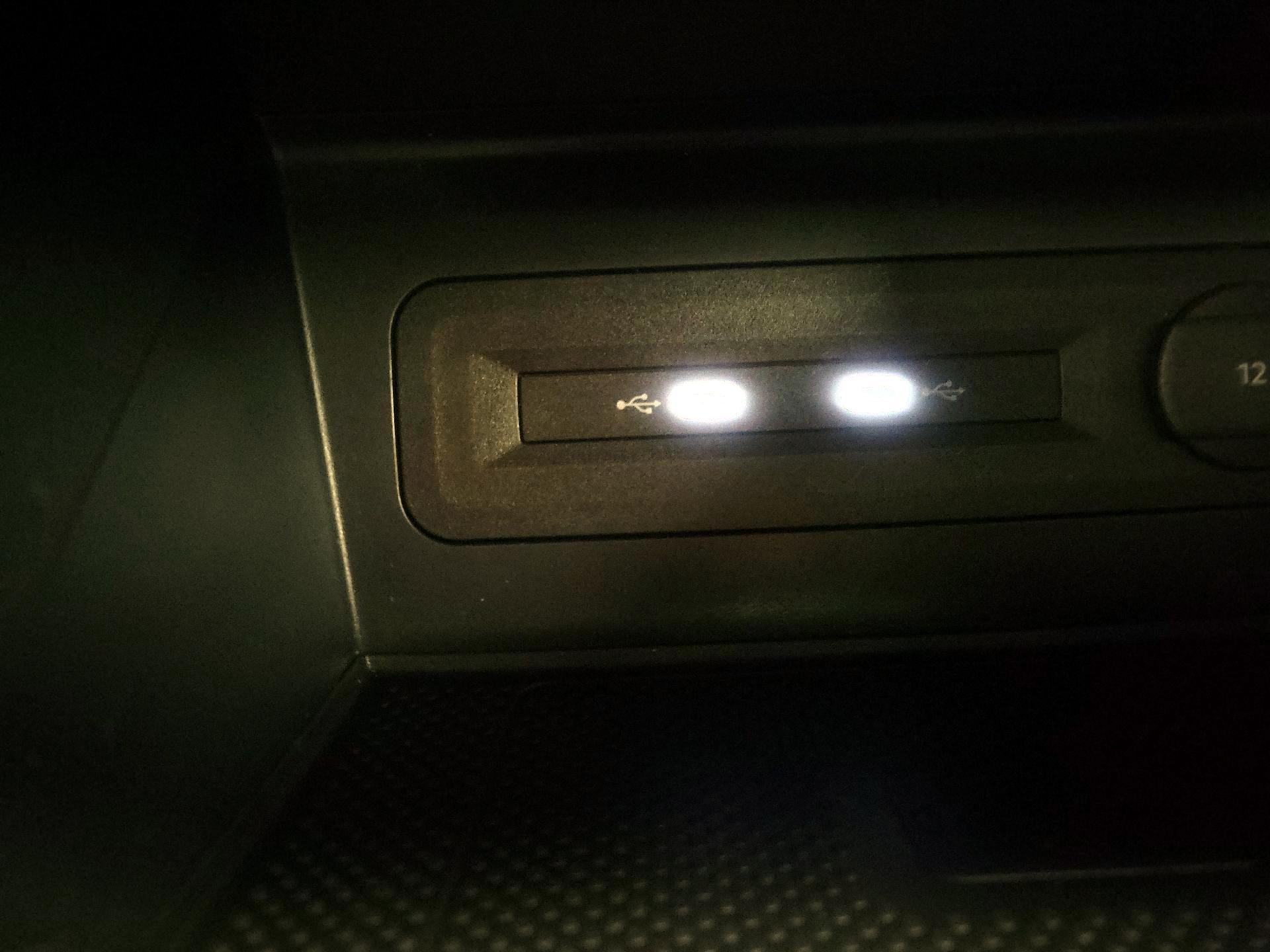 Thumbnail: 2022 Volkswagen Atlas - 18