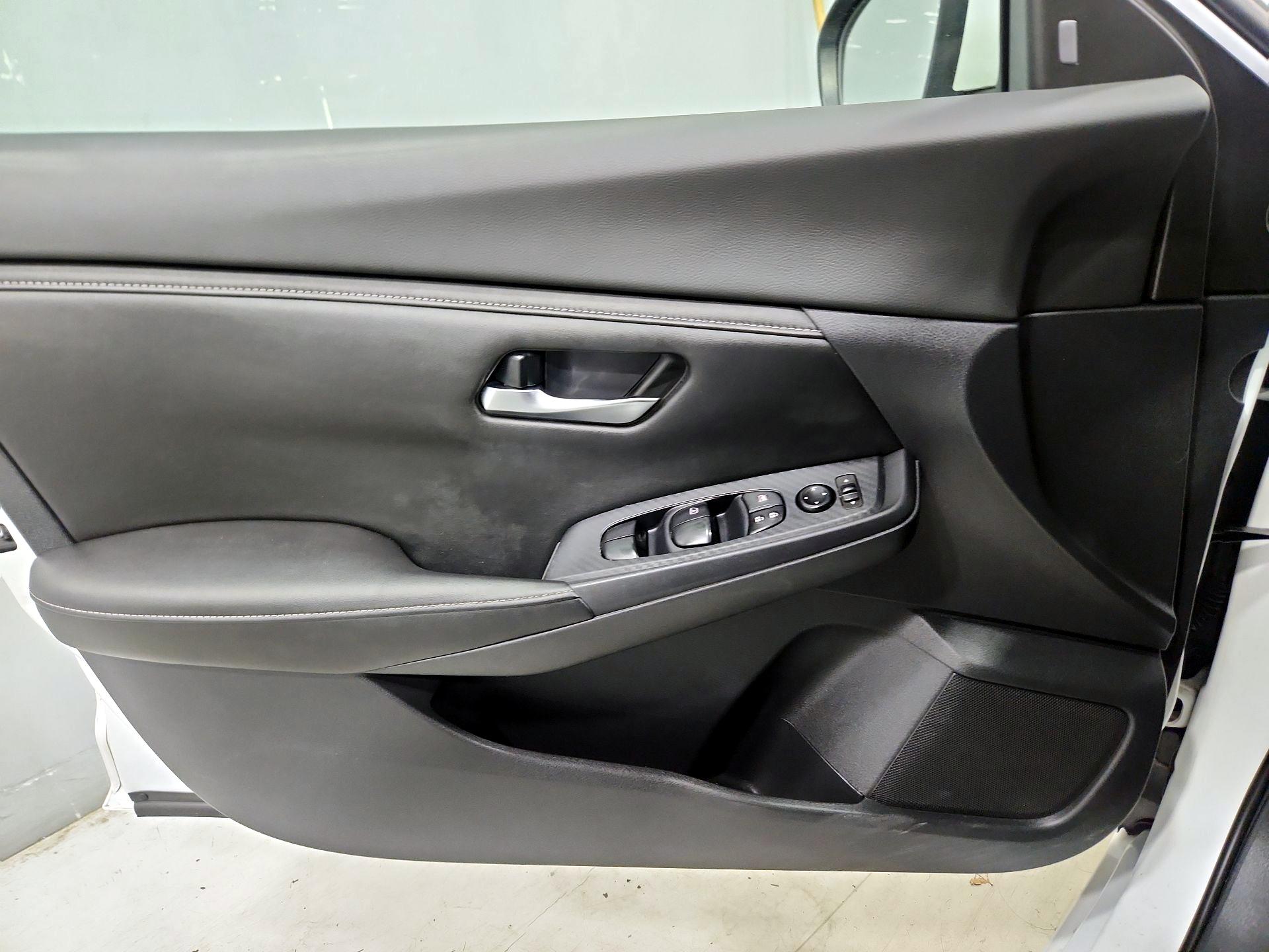 Thumbnail: 2021 Nissan Sentra - 12