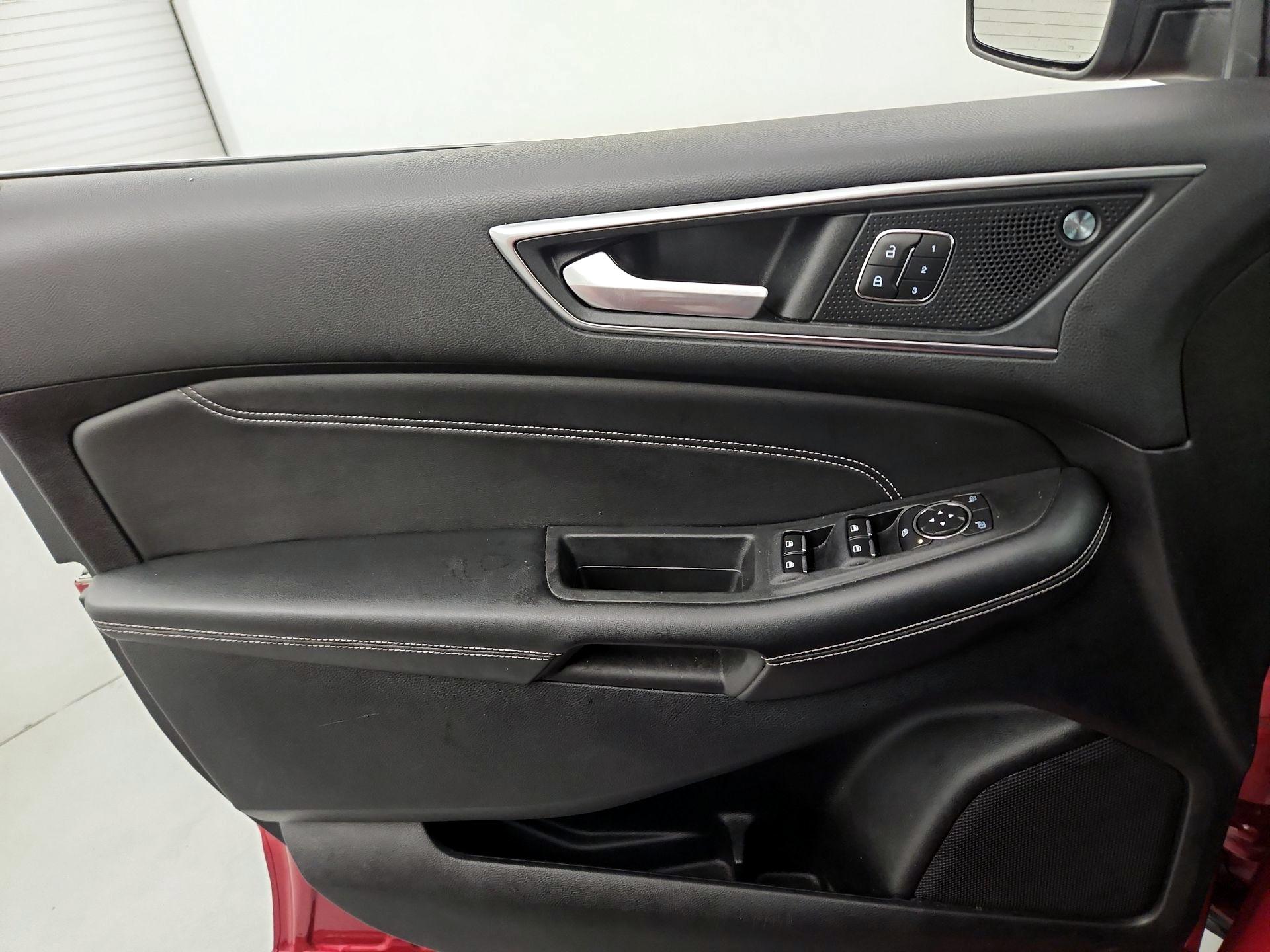Thumbnail: 2022 Ford Edge - 12