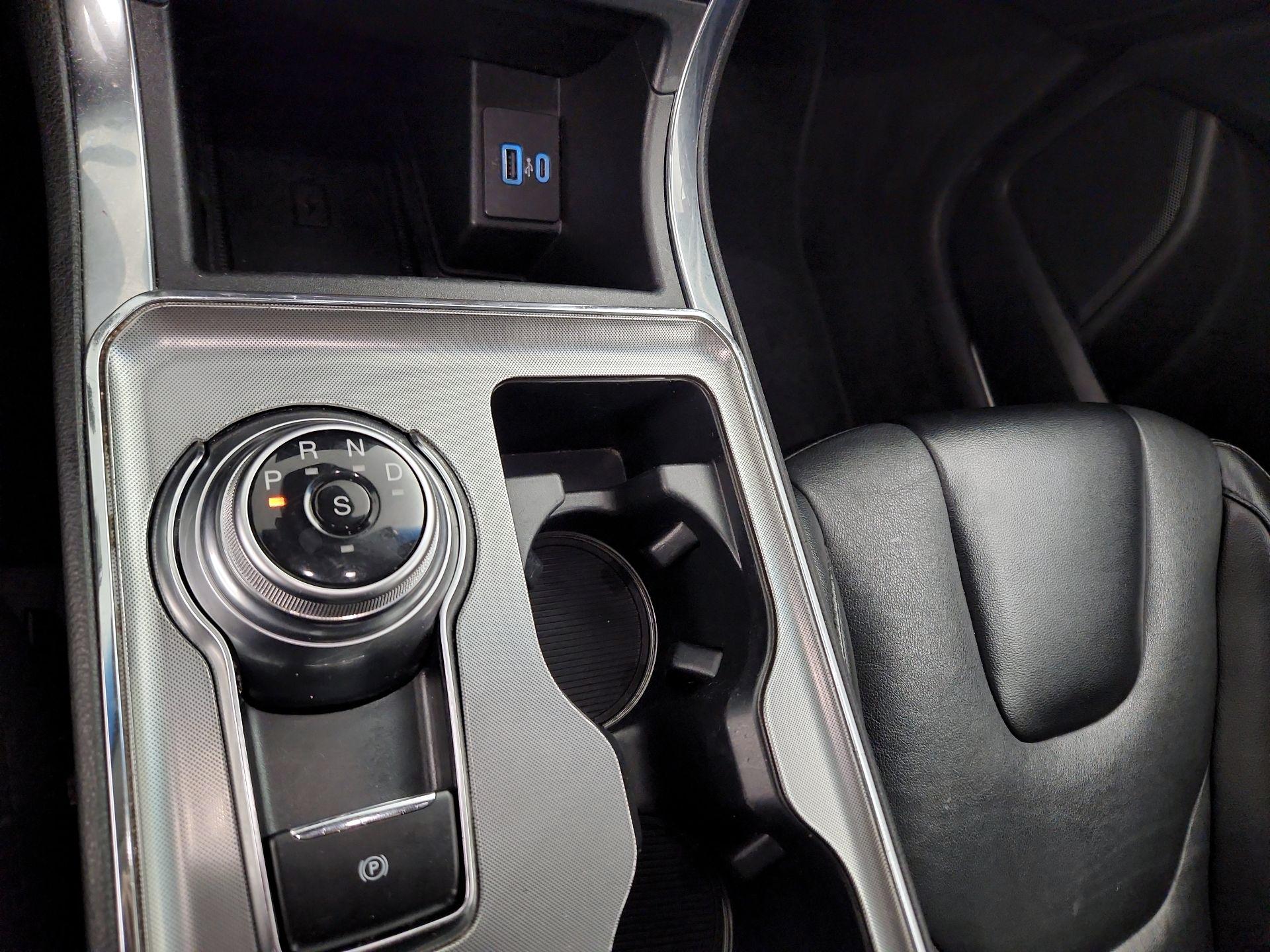 Thumbnail: 2022 Ford Edge - 17
