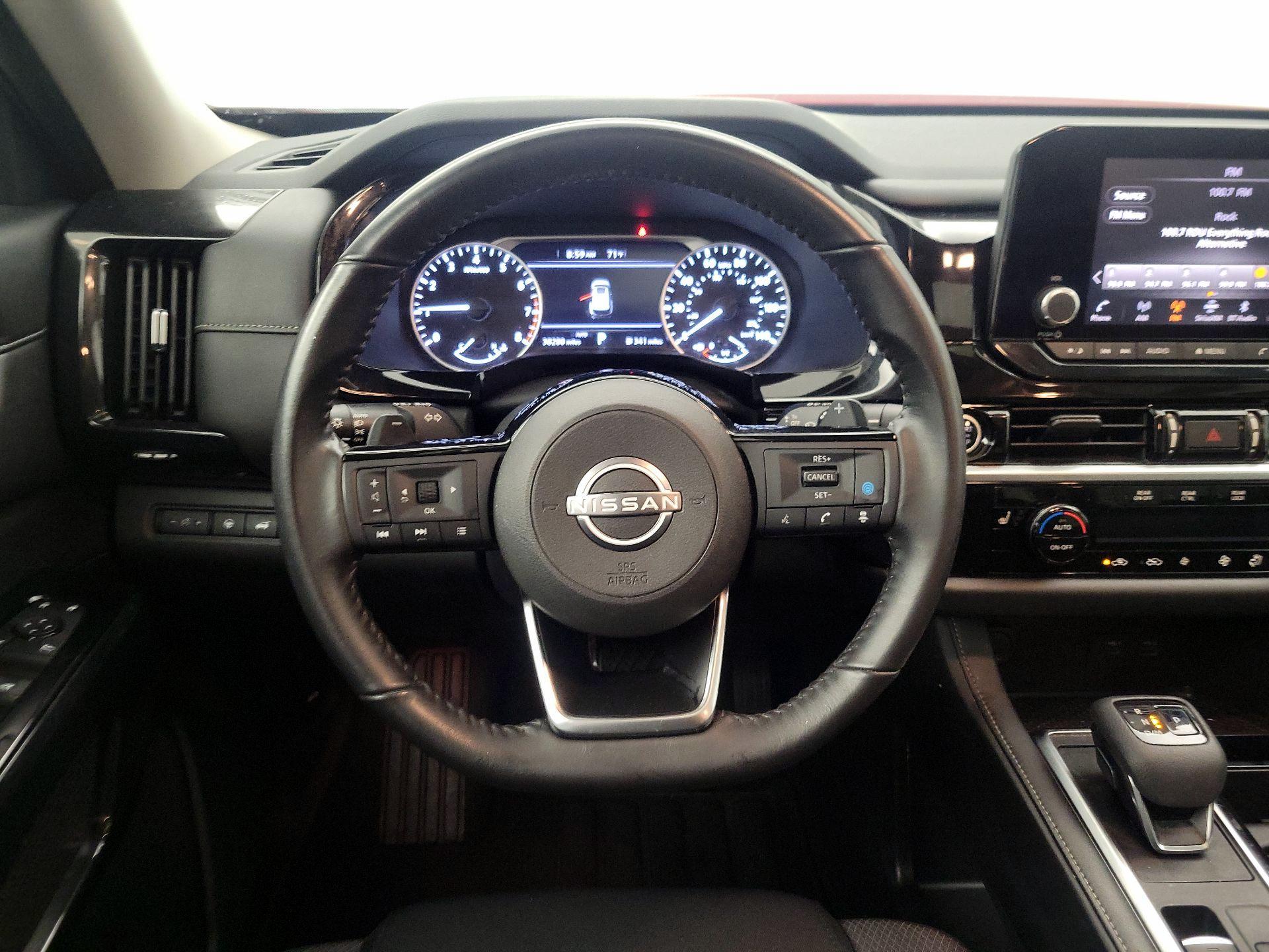 Thumbnail: 2022 Nissan Pathfinder - 10