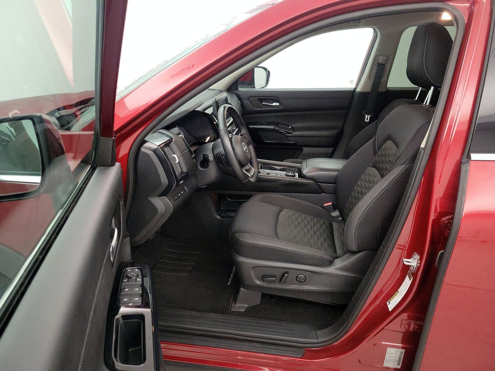 Thumbnail: 2022 Nissan Pathfinder - 11