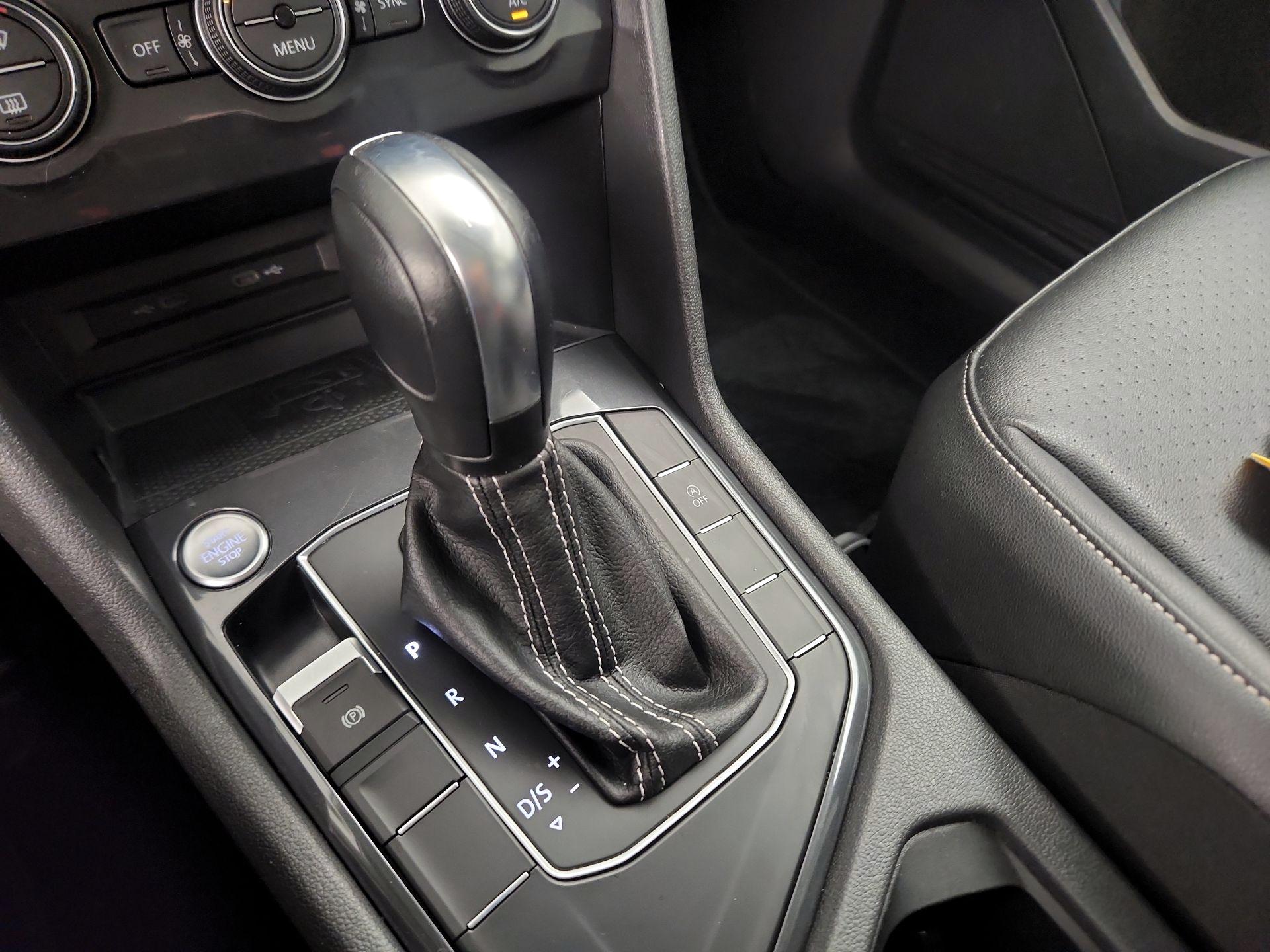 Thumbnail: 2021 Volkswagen Tiguan - 17