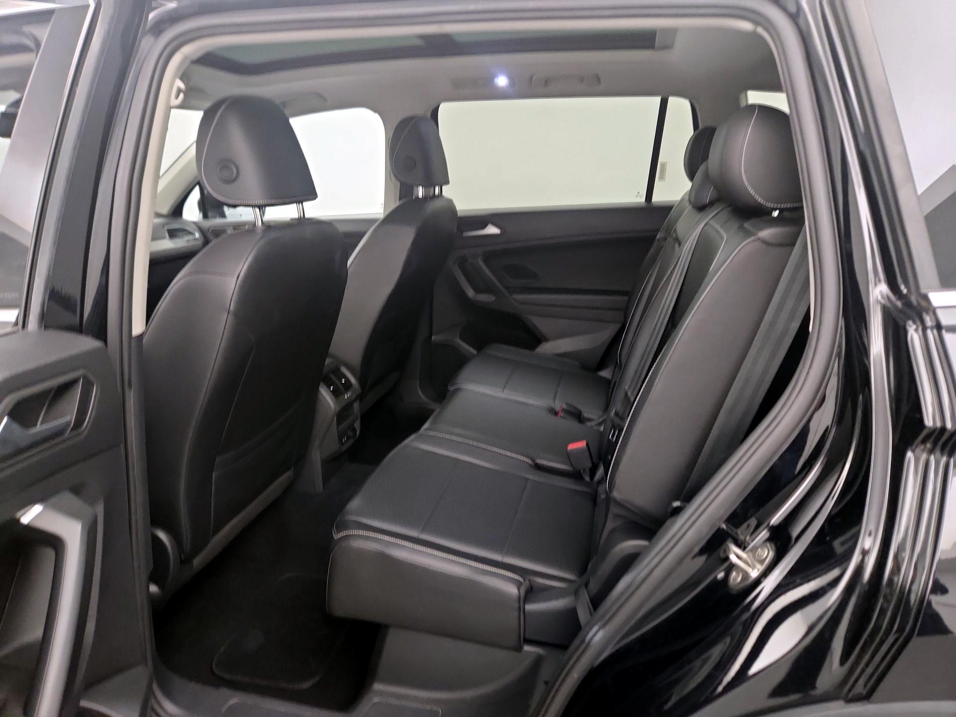Thumbnail: 2021 Volkswagen Tiguan - 20