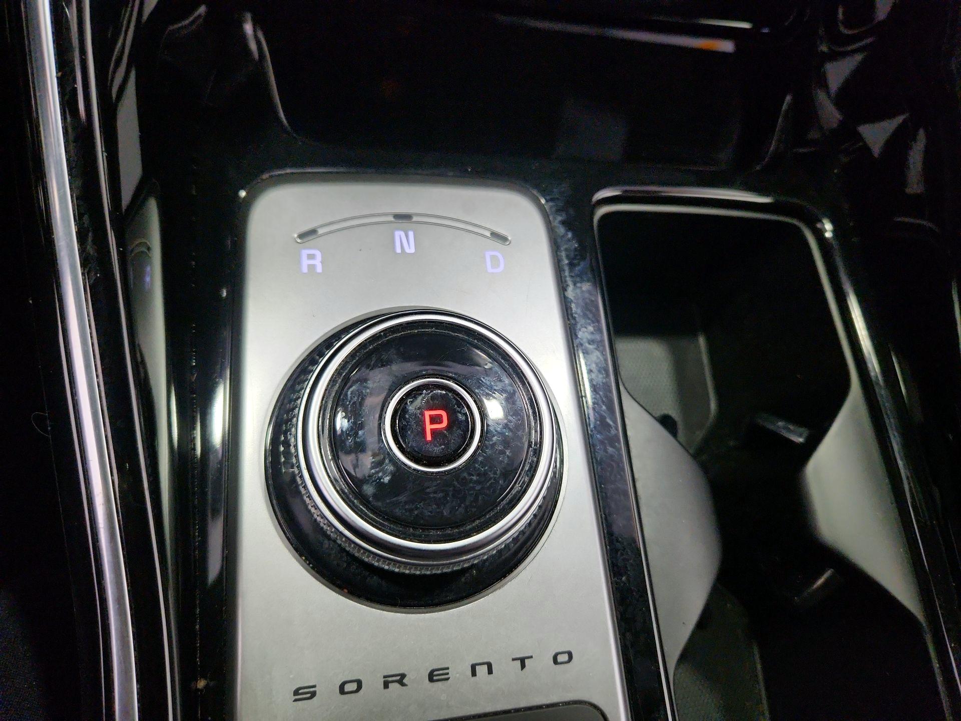 Thumbnail: 2023 Kia Sorento - 17