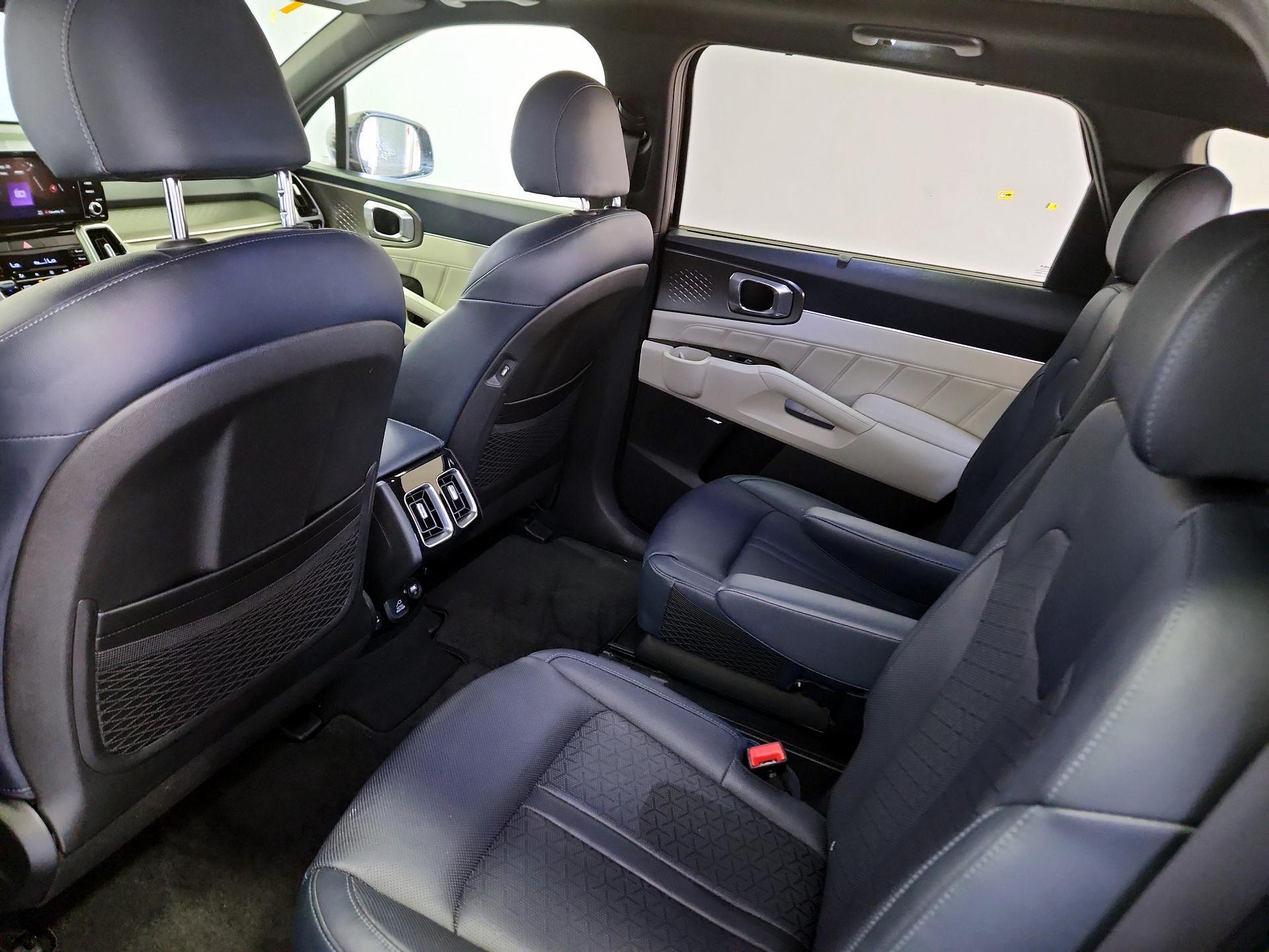 Thumbnail: 2023 Kia Sorento - 18