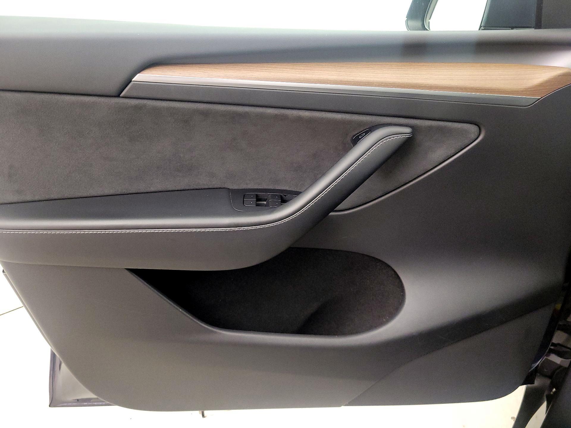 Thumbnail: 2022 Tesla Model Y - 12