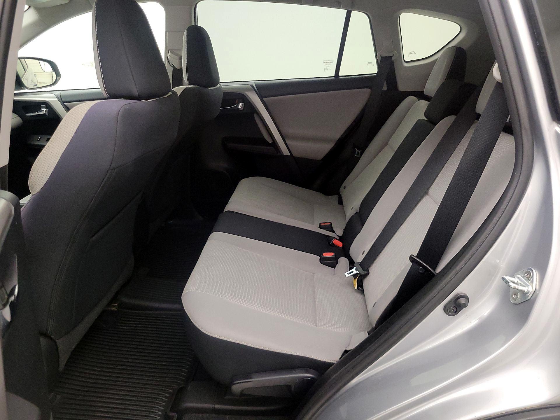 Thumbnail: 2017 Toyota RAV4 - 20