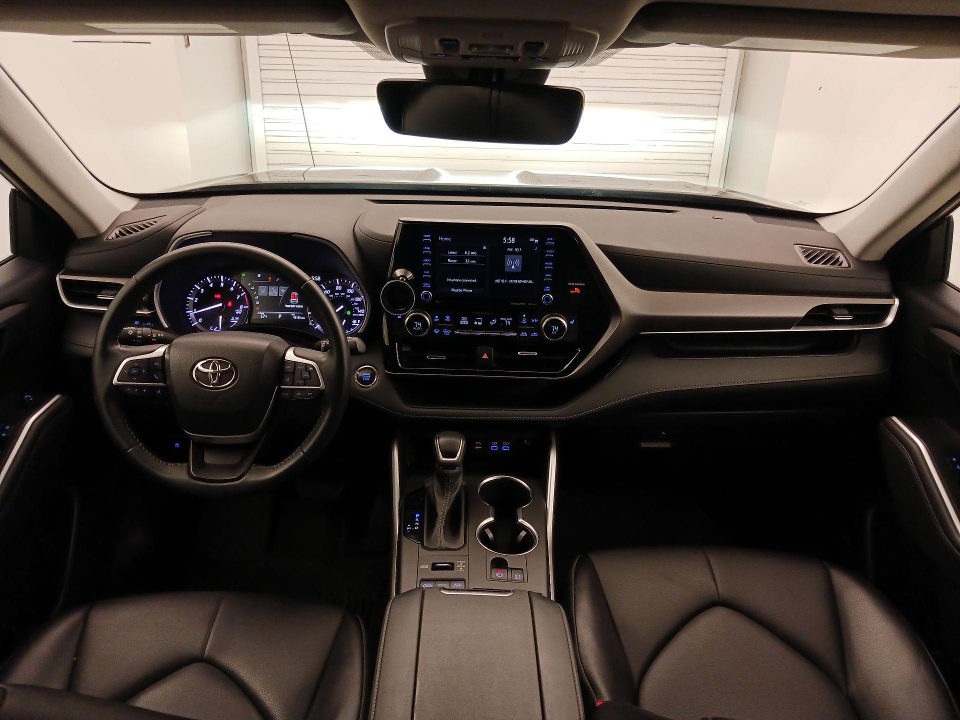Thumbnail: 2022 Toyota Highlander - 9