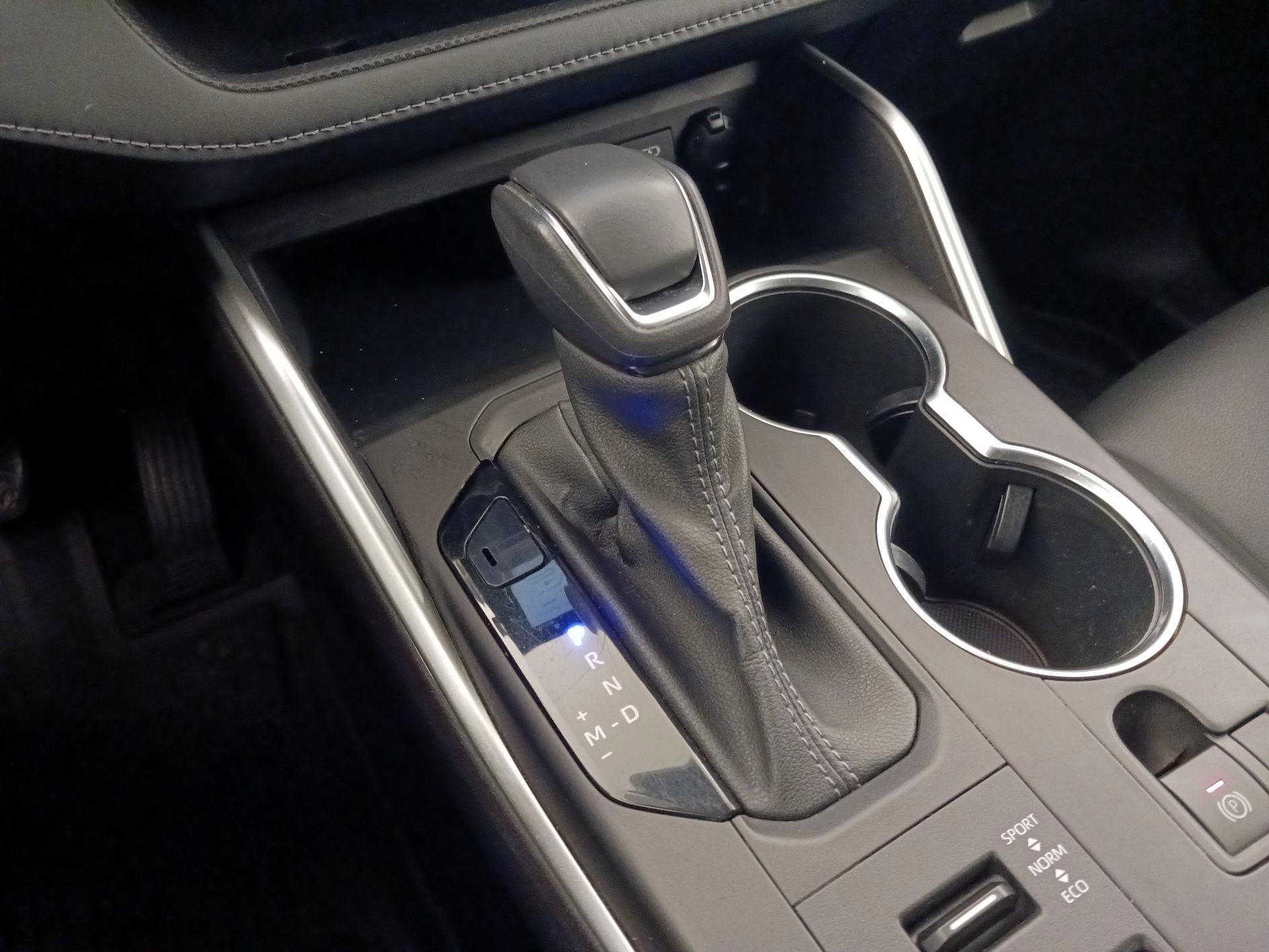 Thumbnail: 2022 Toyota Highlander - 17