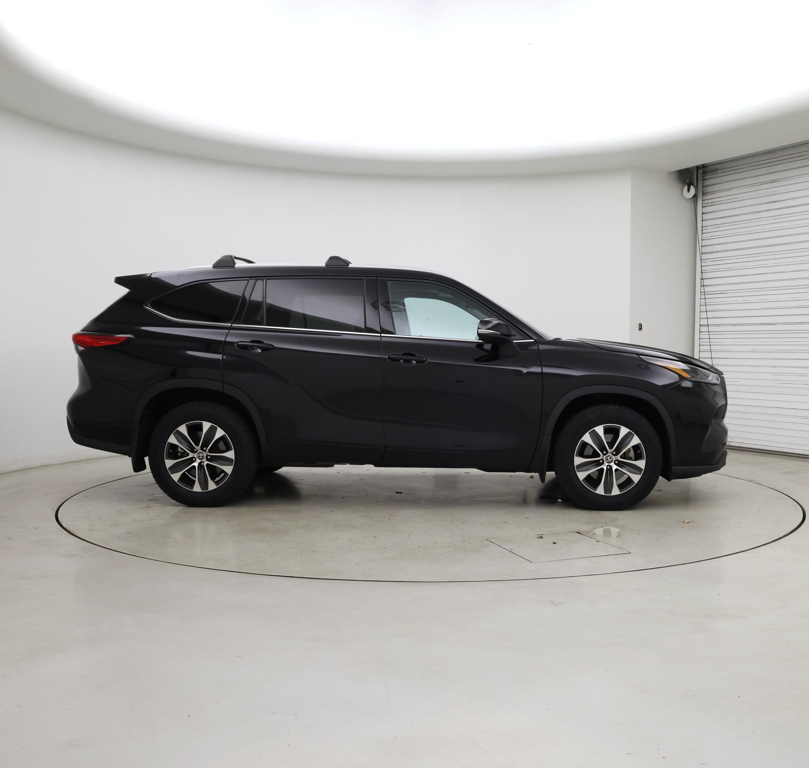 Thumbnail: 2022 Toyota Highlander - 7