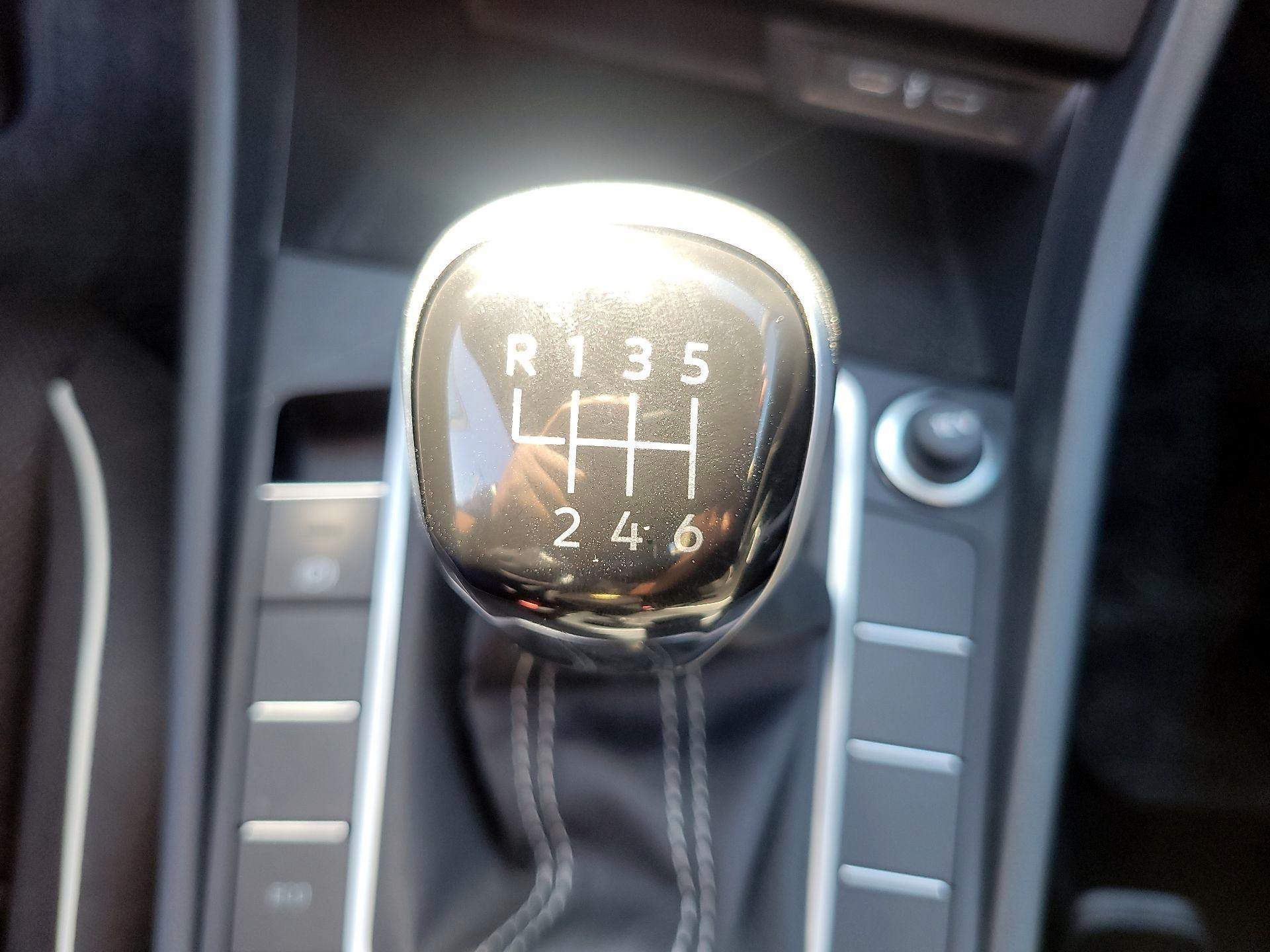 Thumbnail: 2024 Volkswagen Jetta - 15