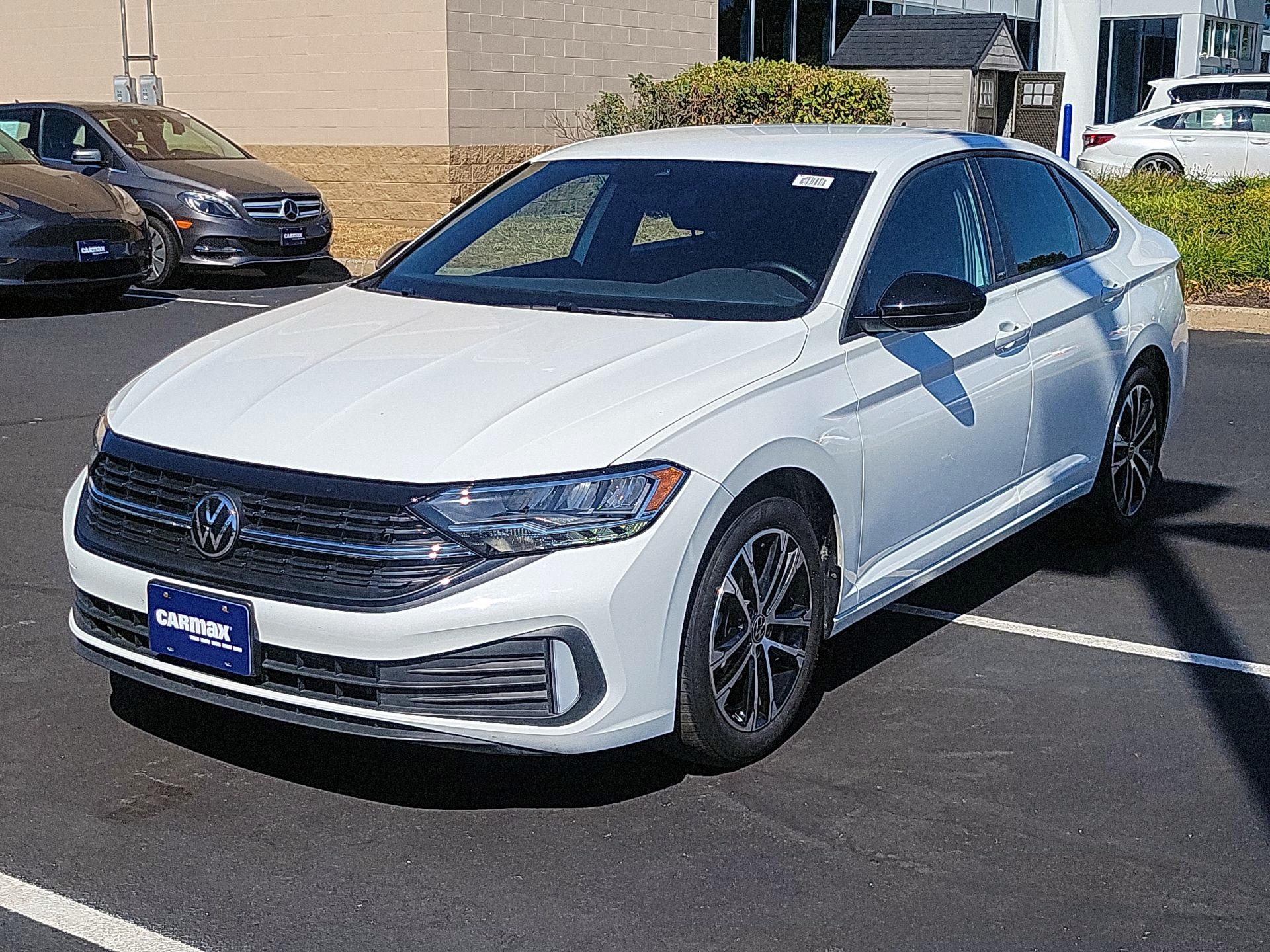 Thumbnail: 2024 Volkswagen Jetta - 3
