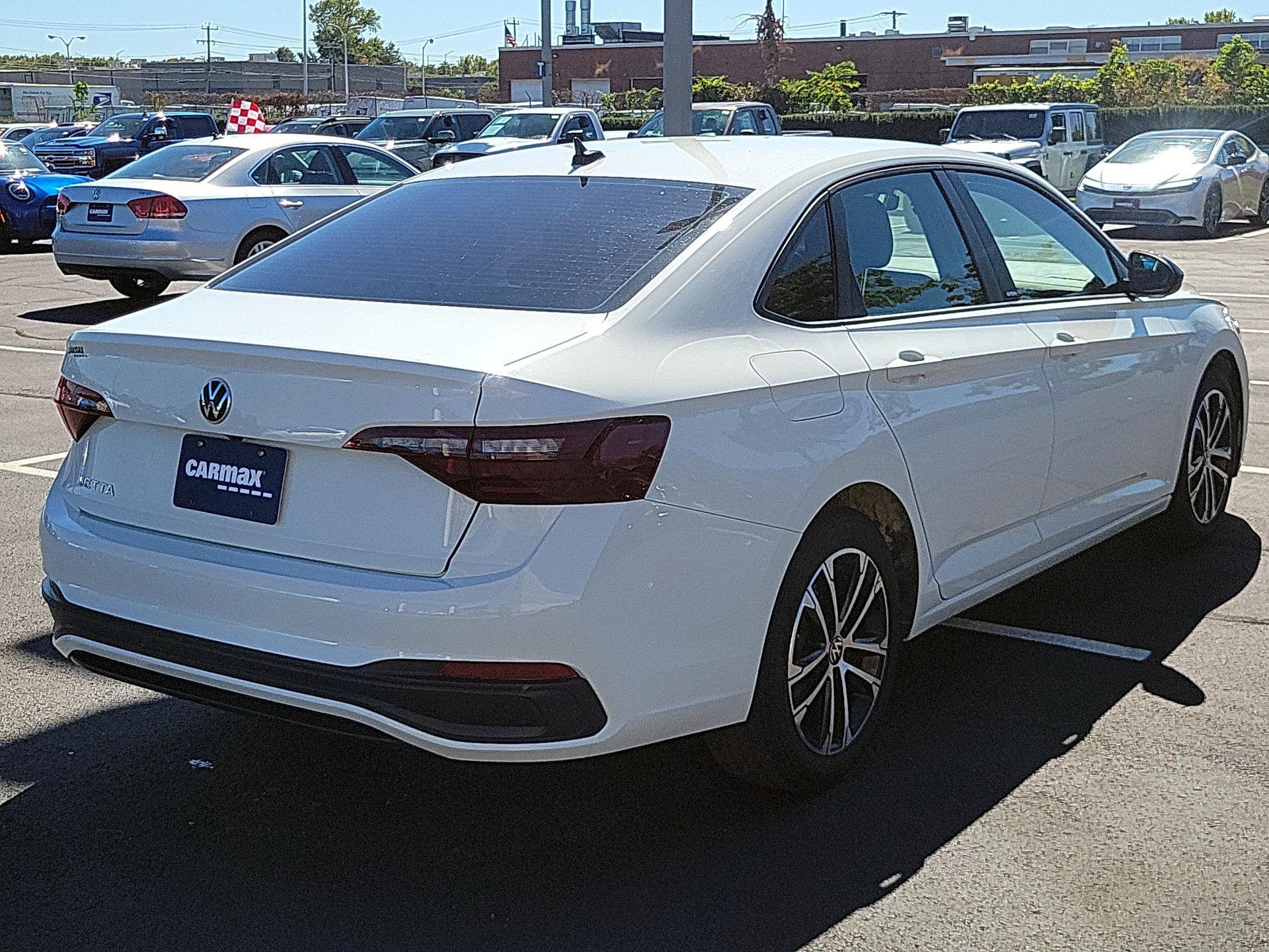 Thumbnail: 2024 Volkswagen Jetta - 5