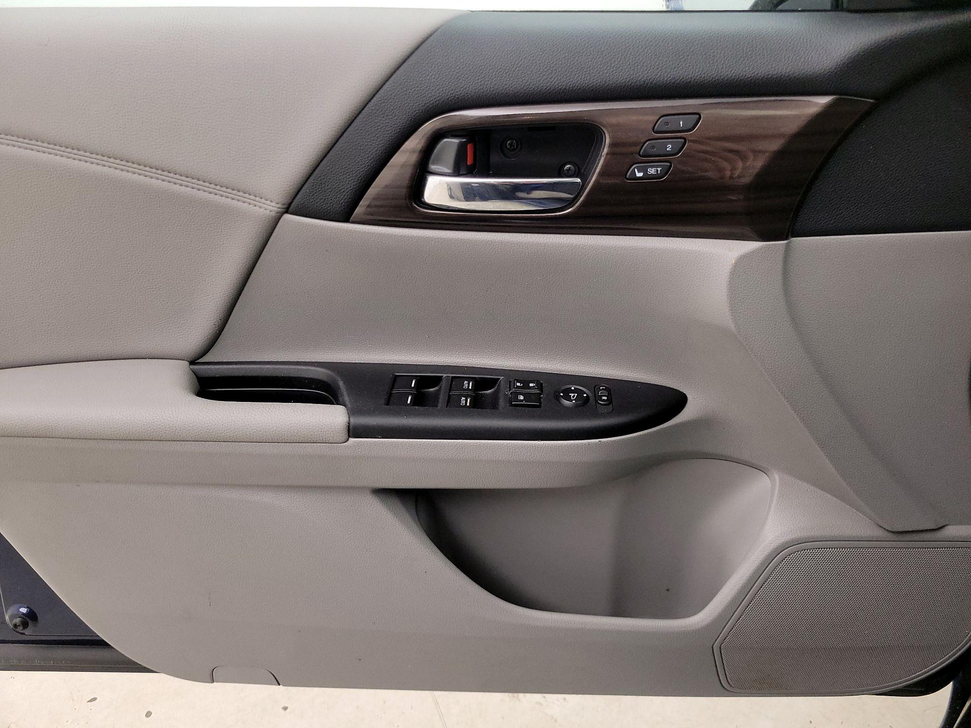 Thumbnail: 2017 Honda Accord - 12
